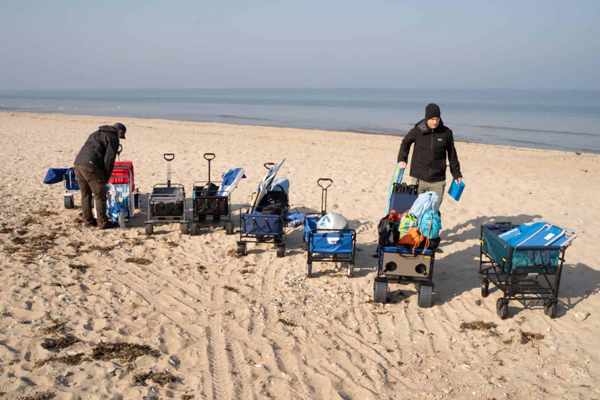 foldable beach wagon testing on the beach