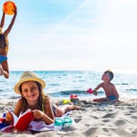 Things to Bring to the Beach With Kids