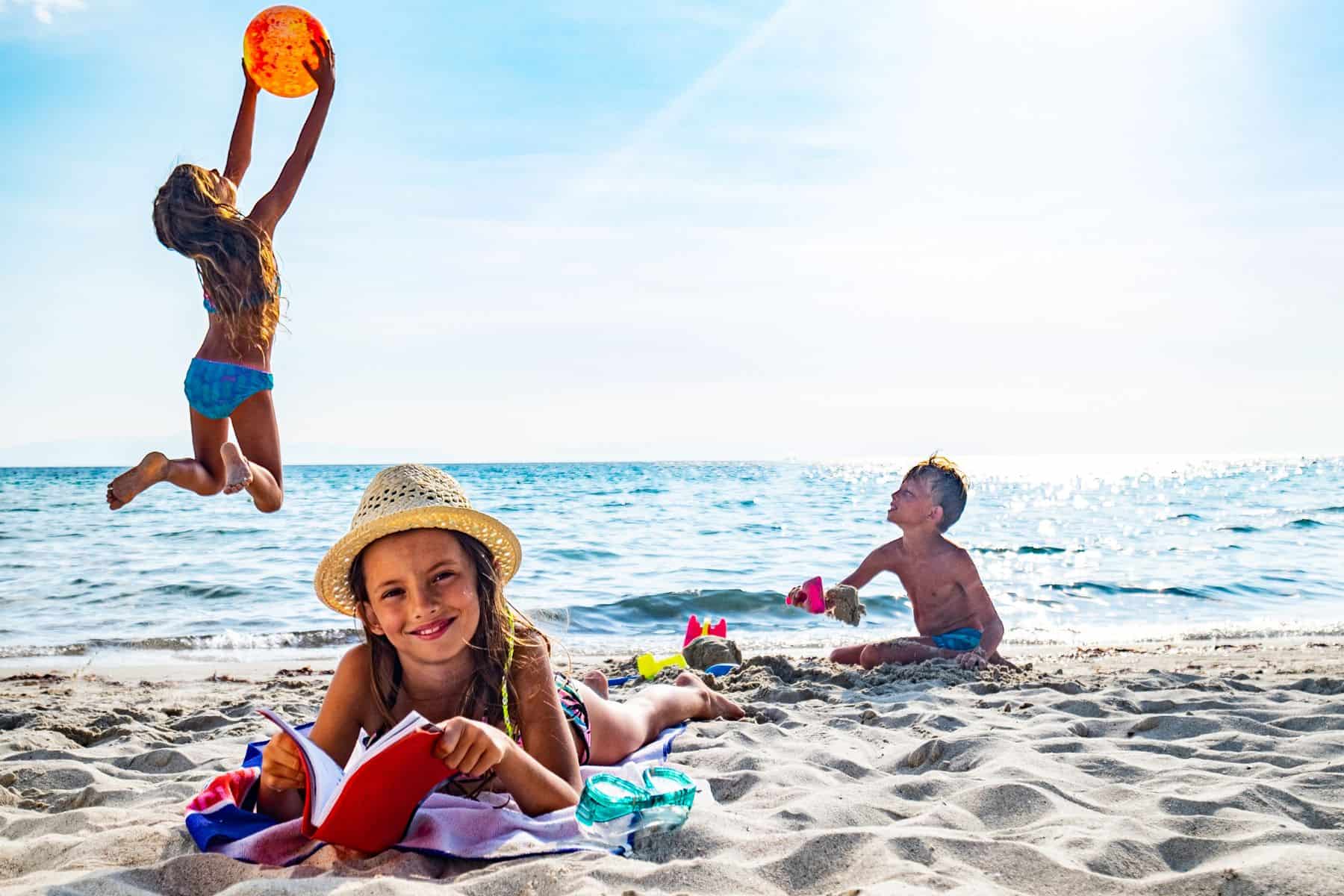 Things to Bring to the Beach With Kids