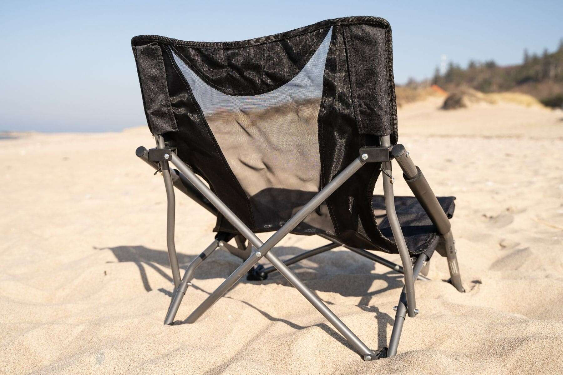 cascade-mountain-tech-back-view