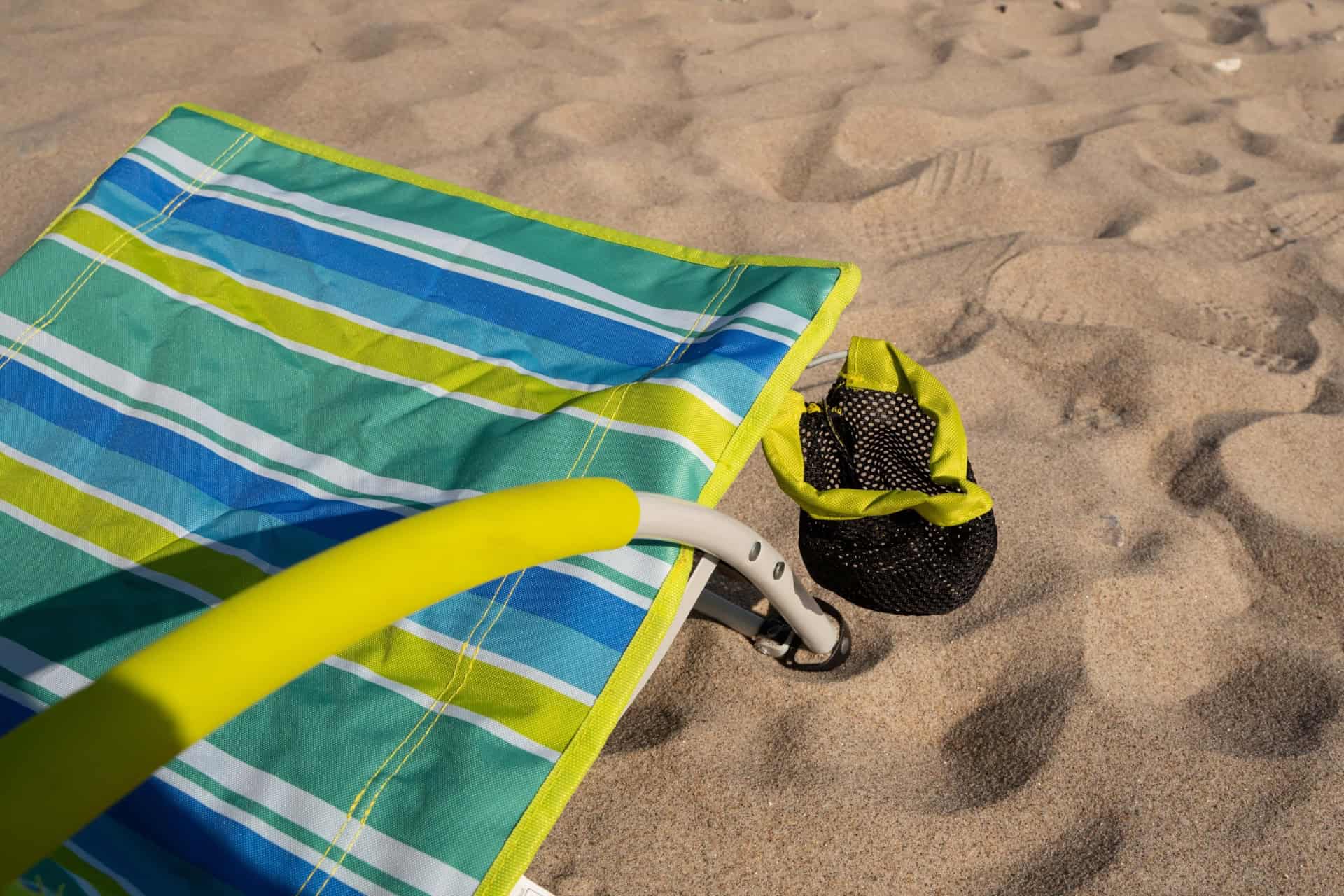 coleman-utopia-breeze-cup-holder