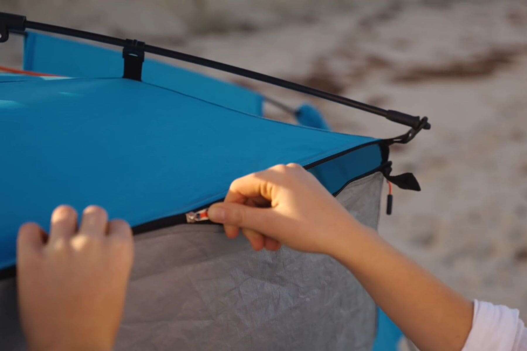 easthills-outdoors-instant-shader-two-way-zipper