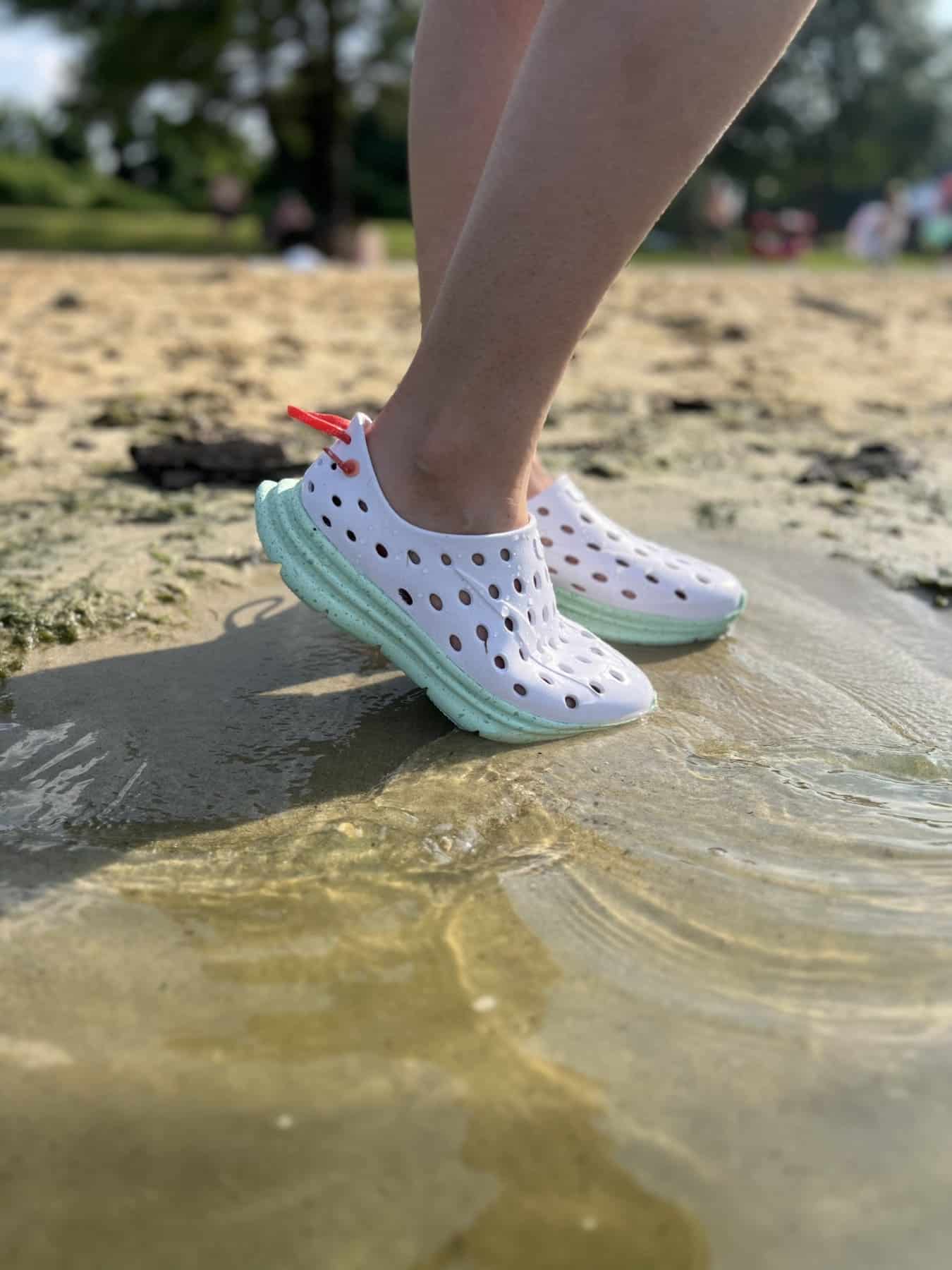 kanes-water-shoes-woman-walking-side