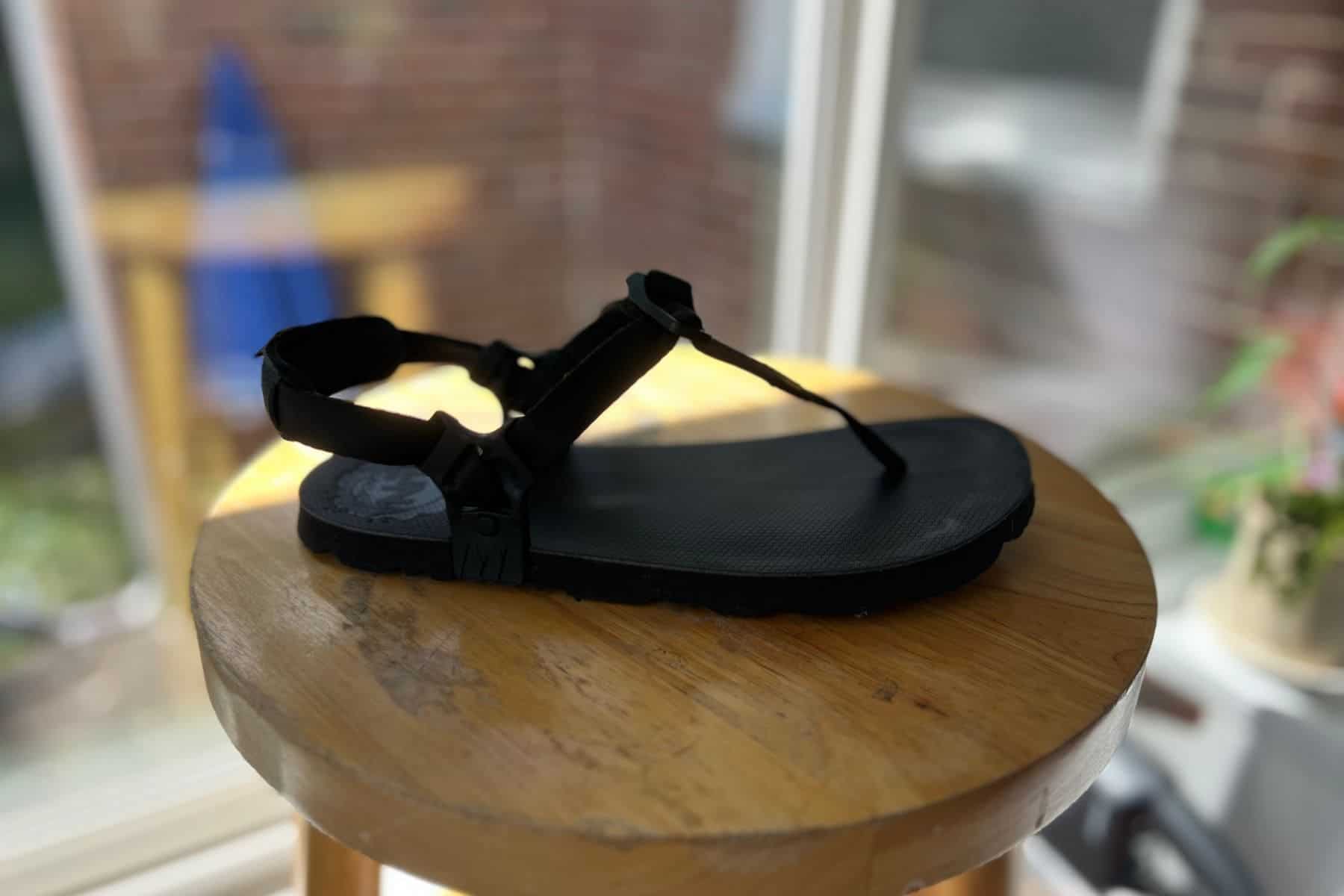 luna-sandals-mono-winged-side-view