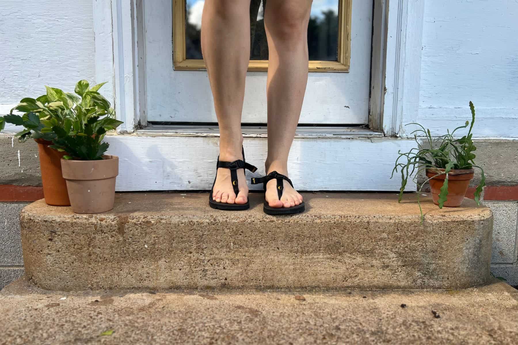 luna-sandals-mono-winged-stair
