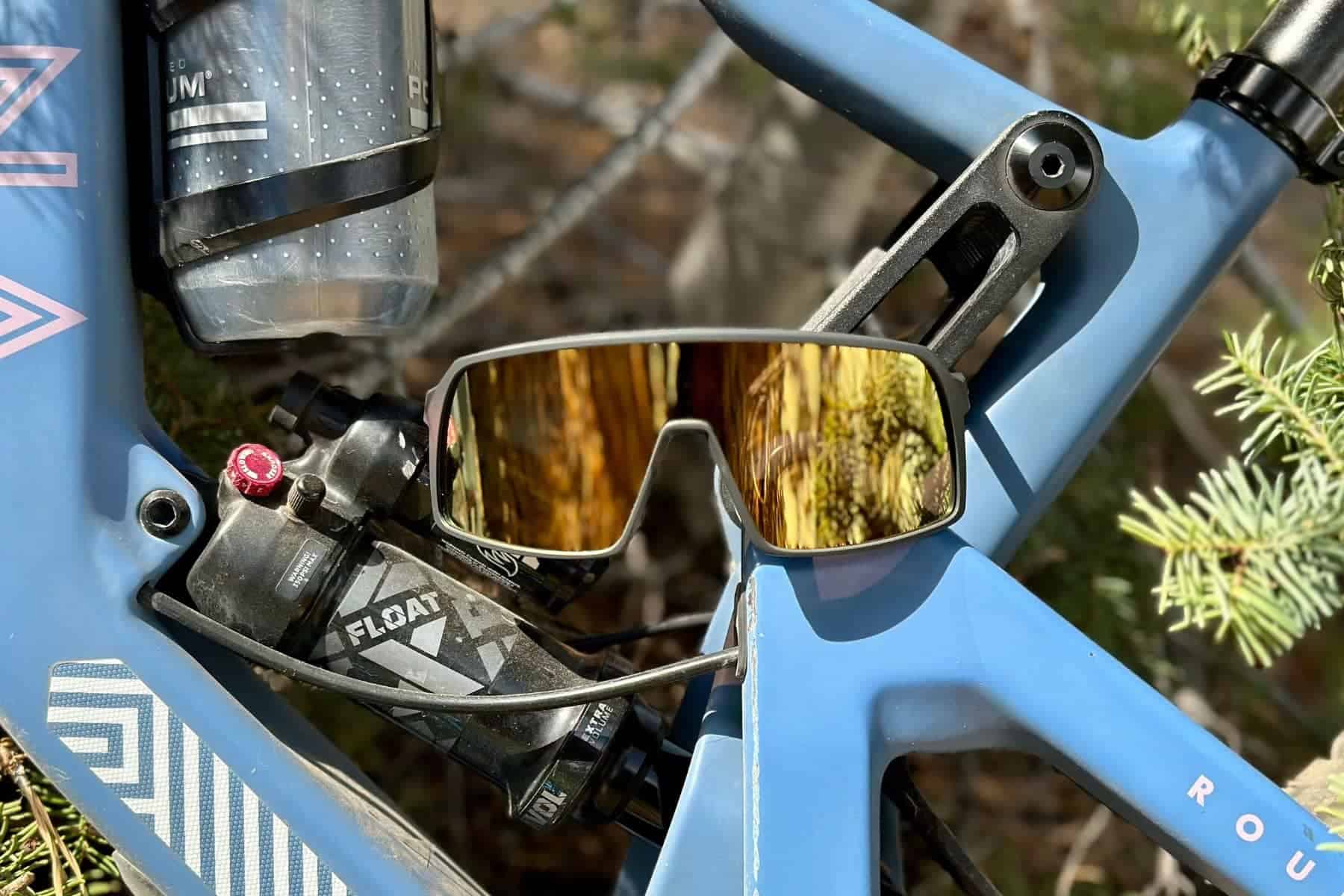 oakley-sutro-prizm-front