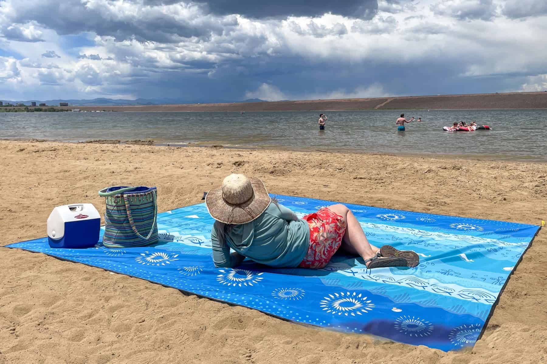 ocoopa-beach-blanket-beach