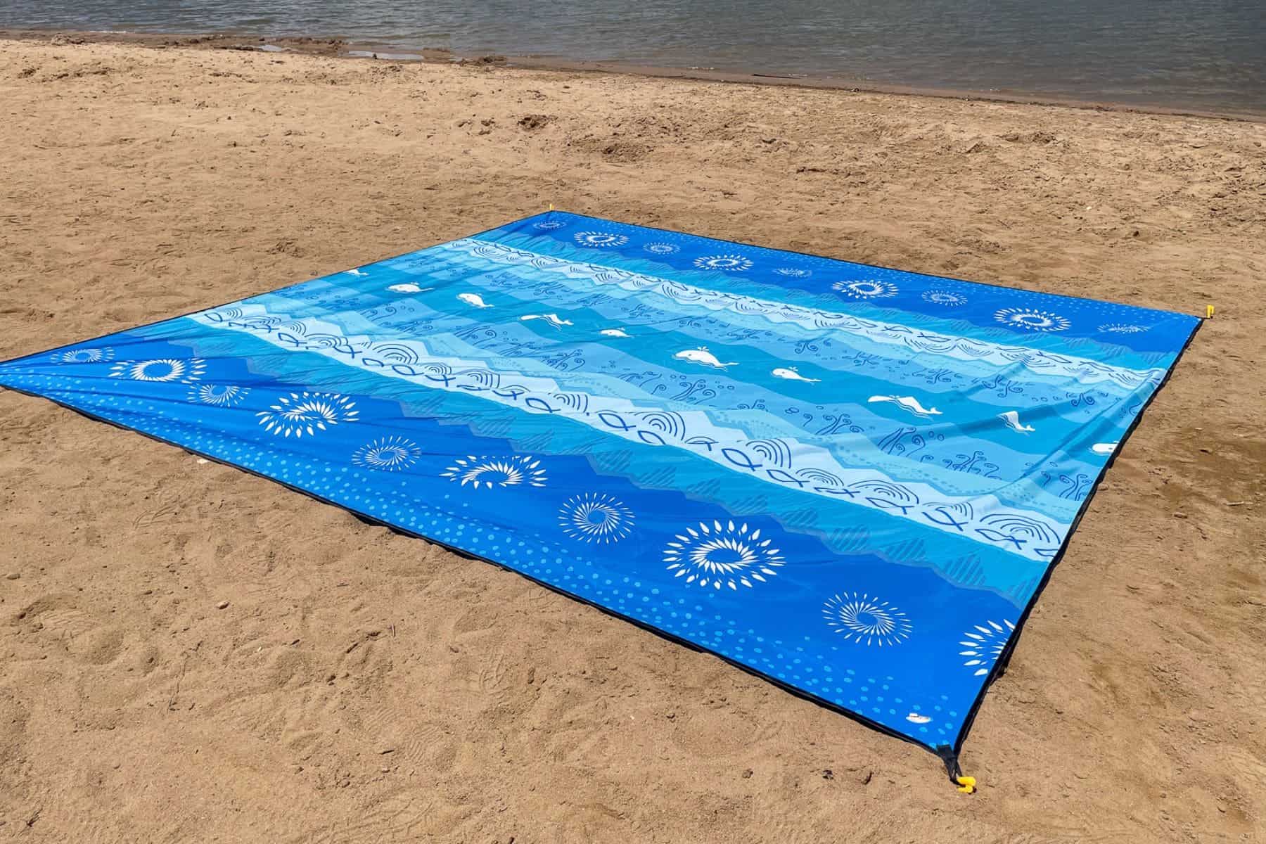 ocoopa-beach-blanket-sand-spread