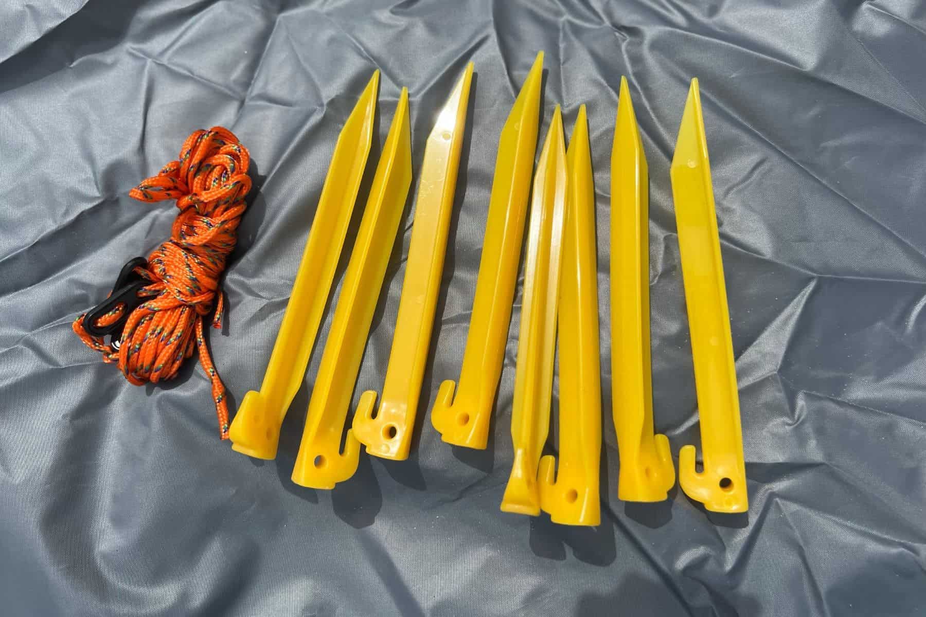 outdoor-master-pop-up-beach-tent-anchor