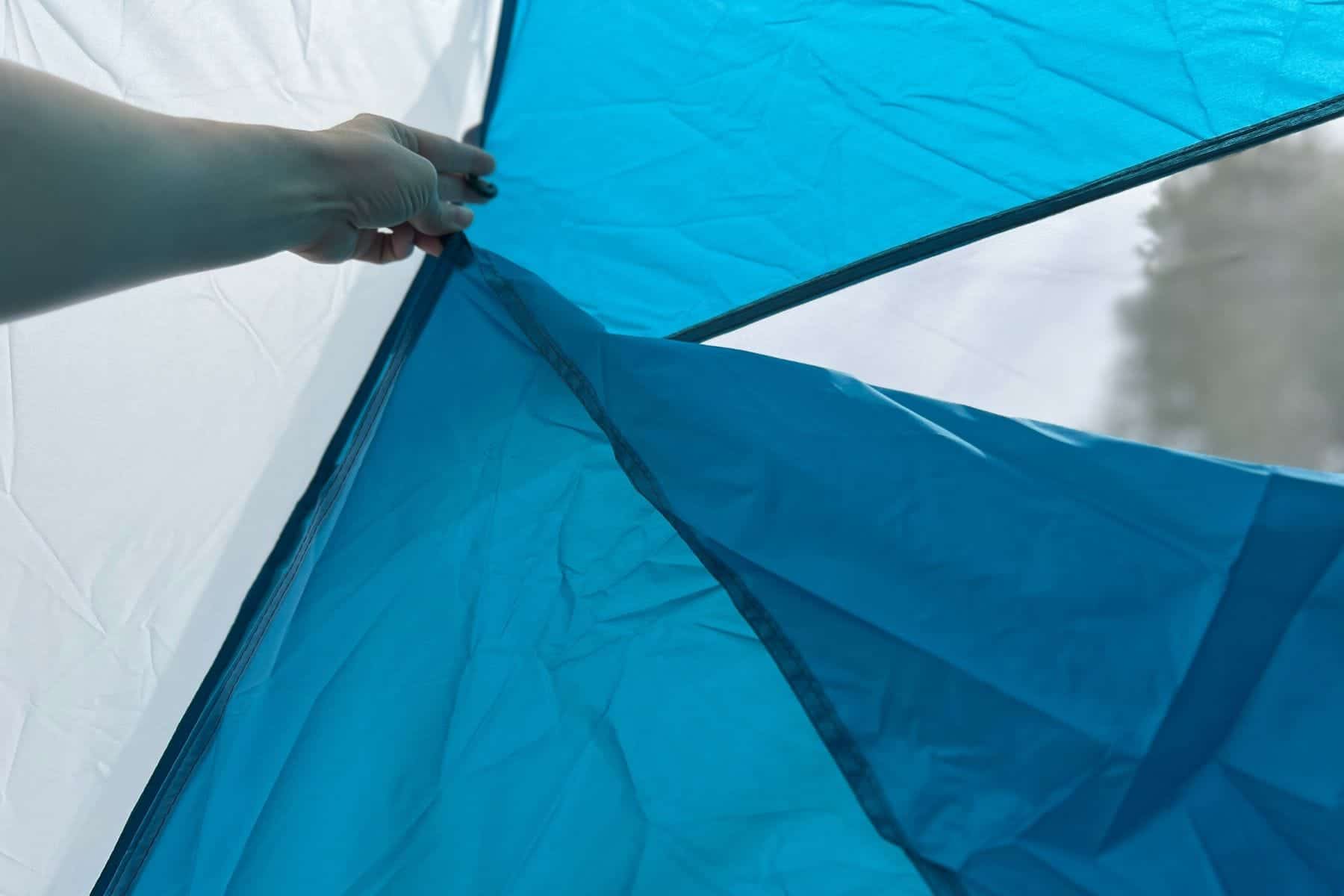 outdoor-master-pop-up-beach-tent-inside