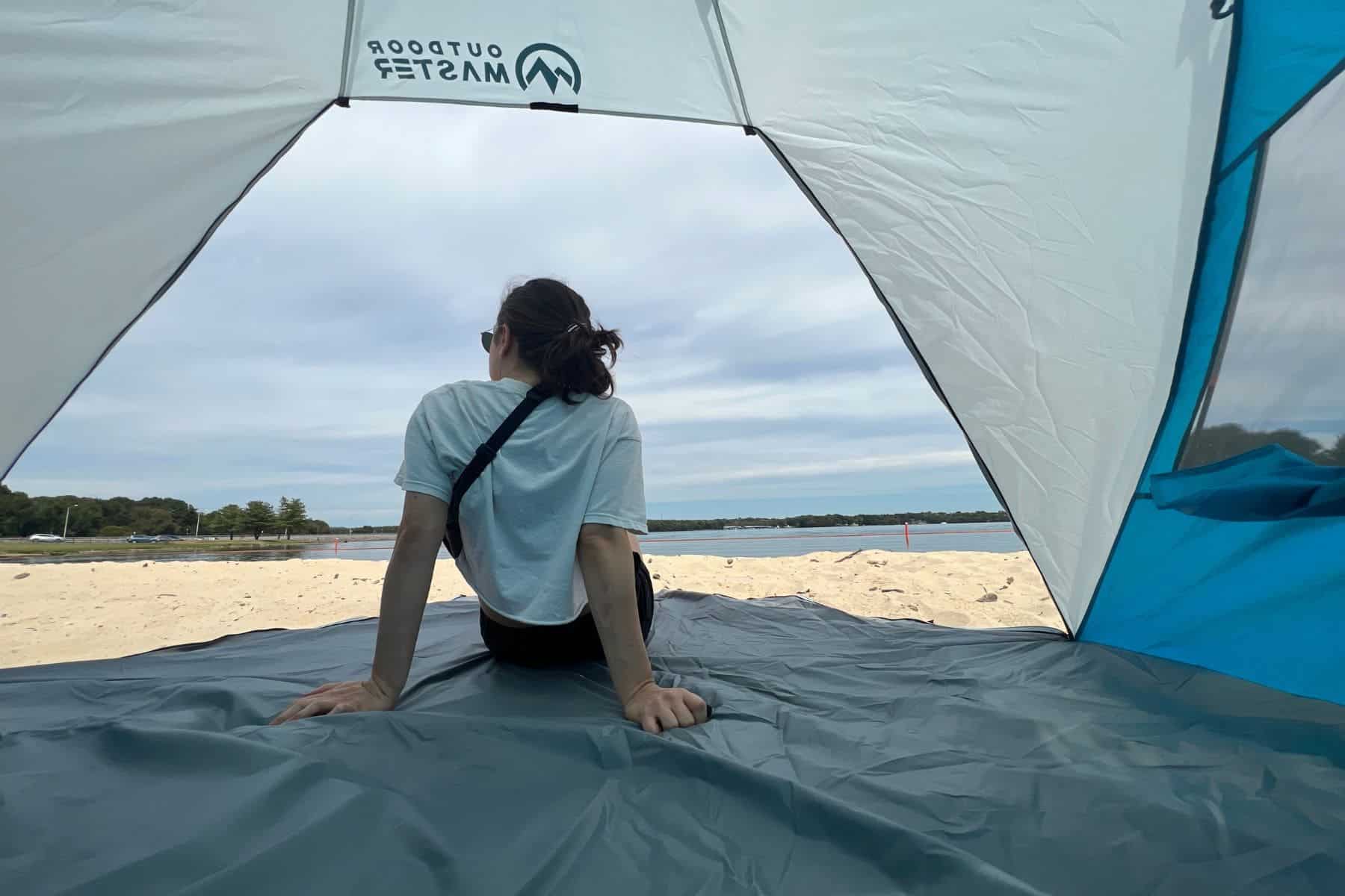 outdoor-master-pop-up-beach-tent-interior