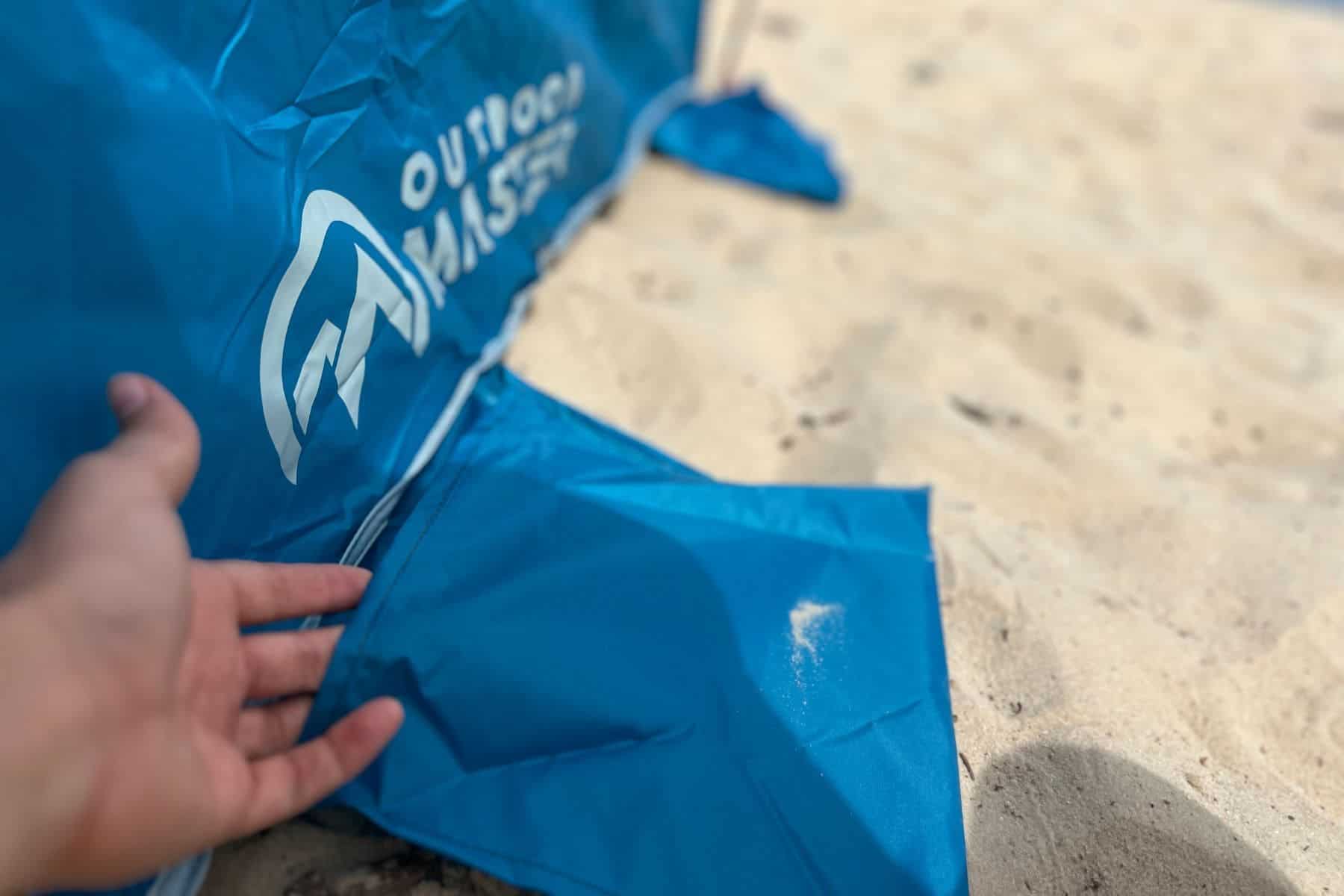 outdoor-master-pop-up-beach-tent-sand-bag