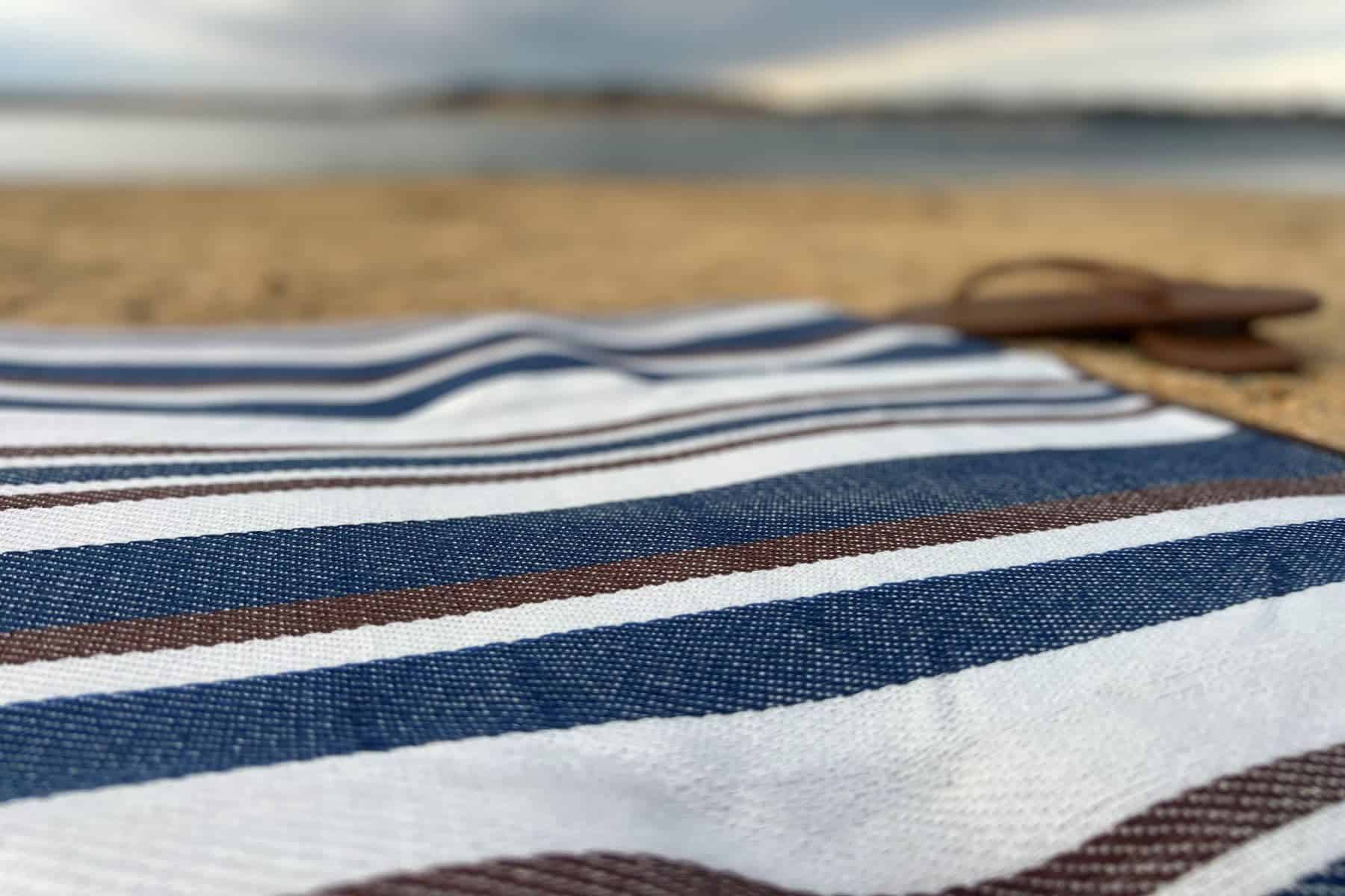 Scuddles Beach Blanket Good Looking