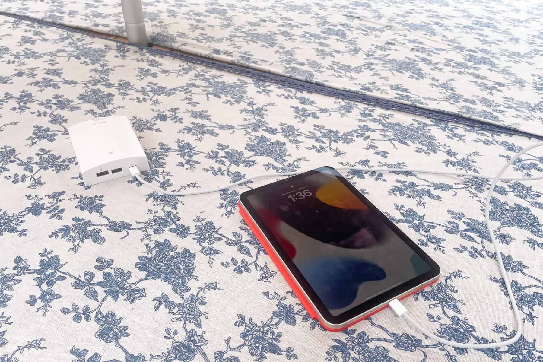 bluu-automatic-patio-umbrella-charging