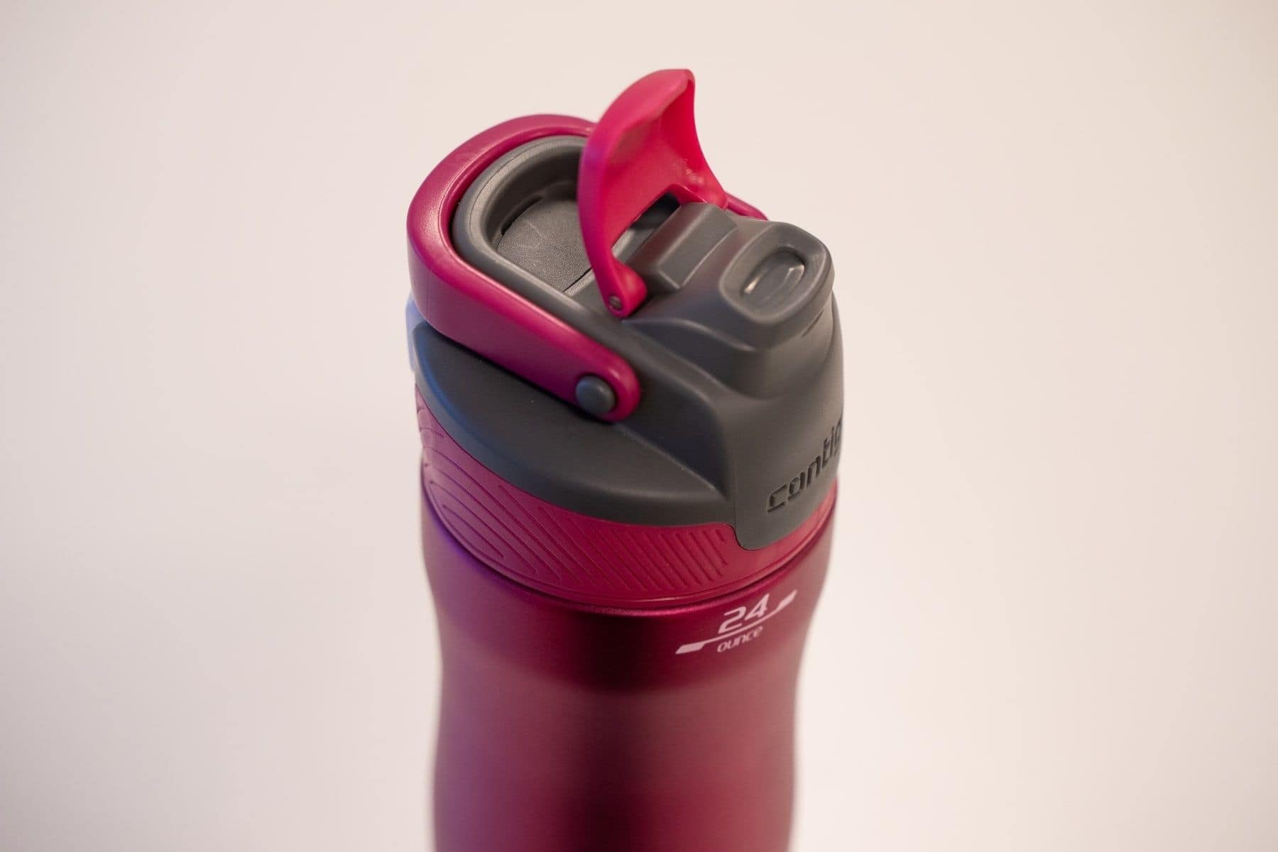 The autoseal lock system works really well. It ensures little spillage.