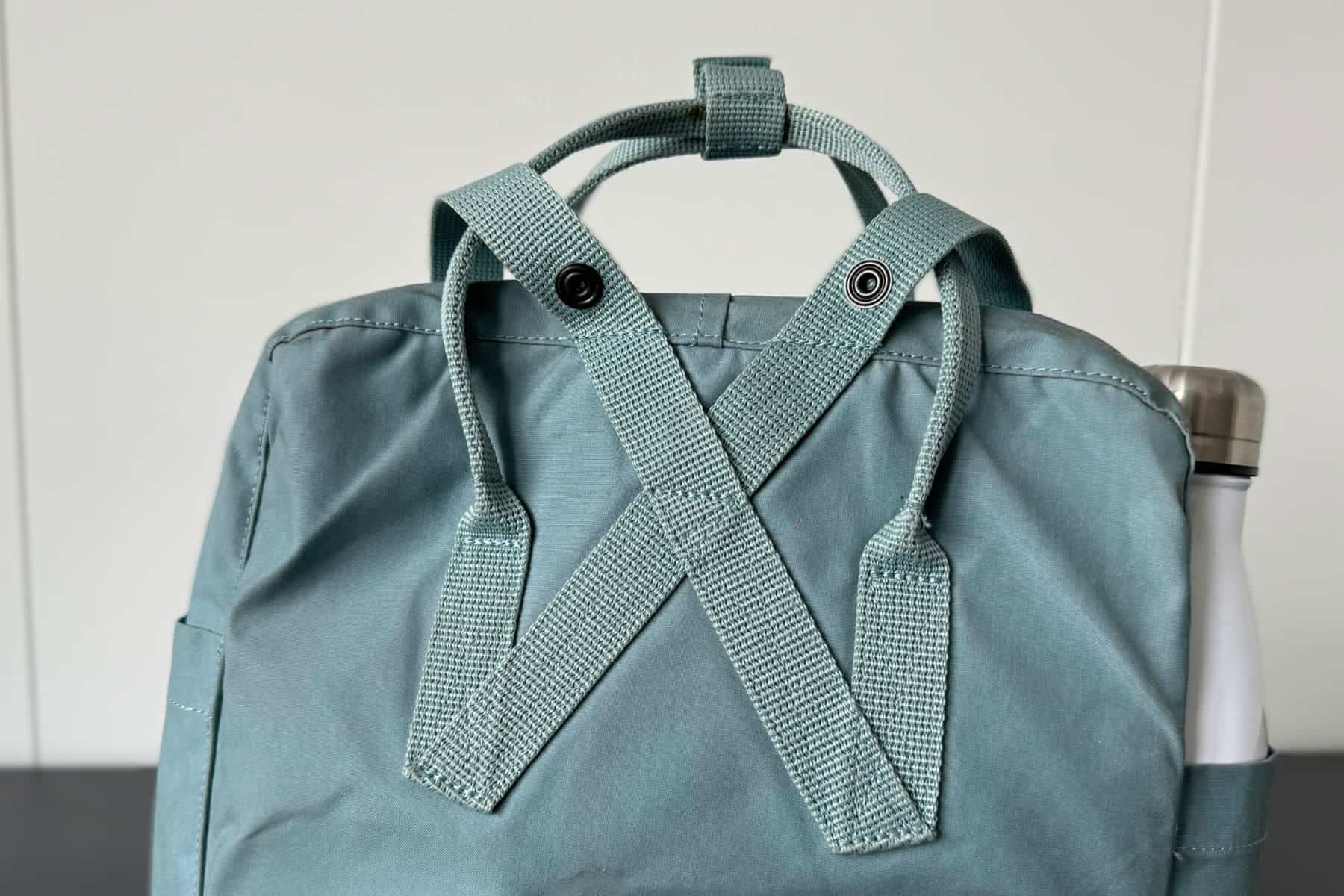 fjallraven-kanken-backpack-x-shape-strap