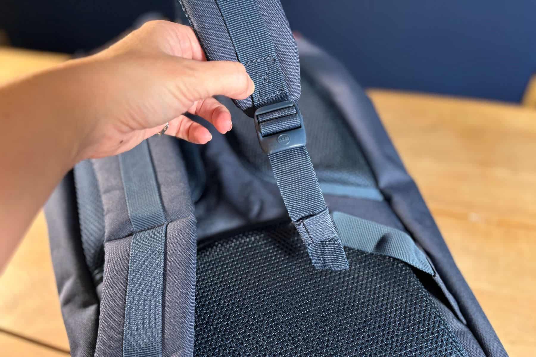 herschel-little-america-attachment-strap-loops