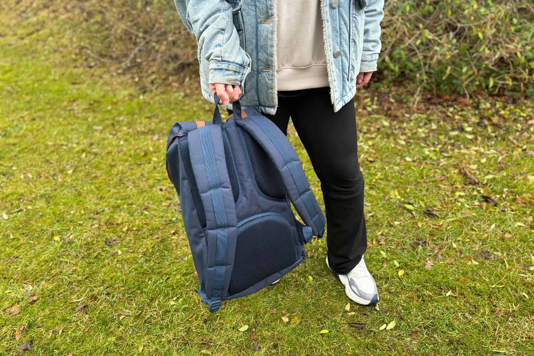herschel-little-america-carry-bag