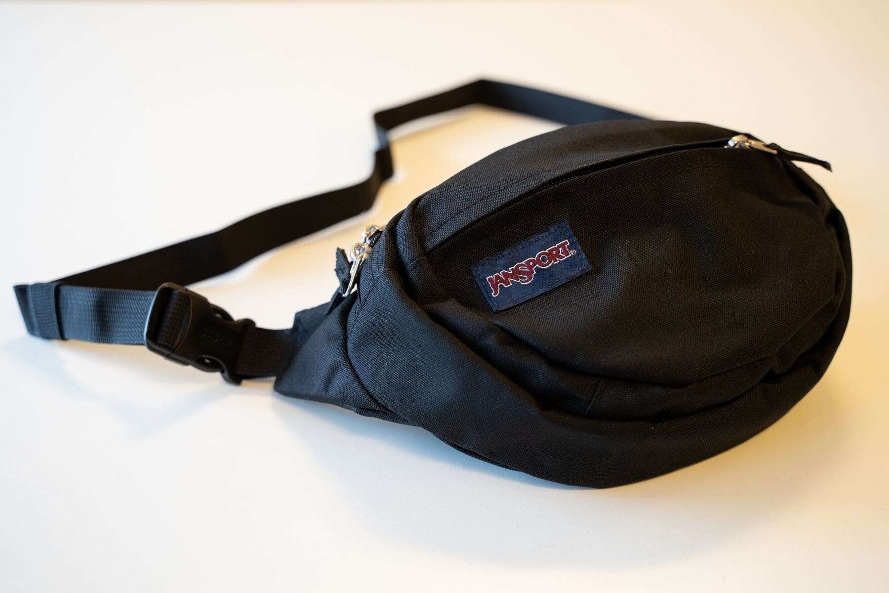 jansport-fifth-avenue-flat-lay-top-view