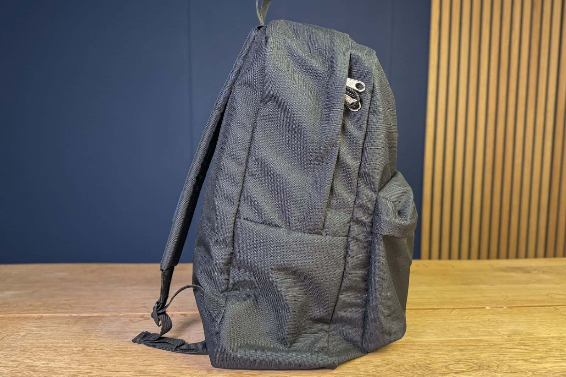 jansport-superbreak-one-26l-sides