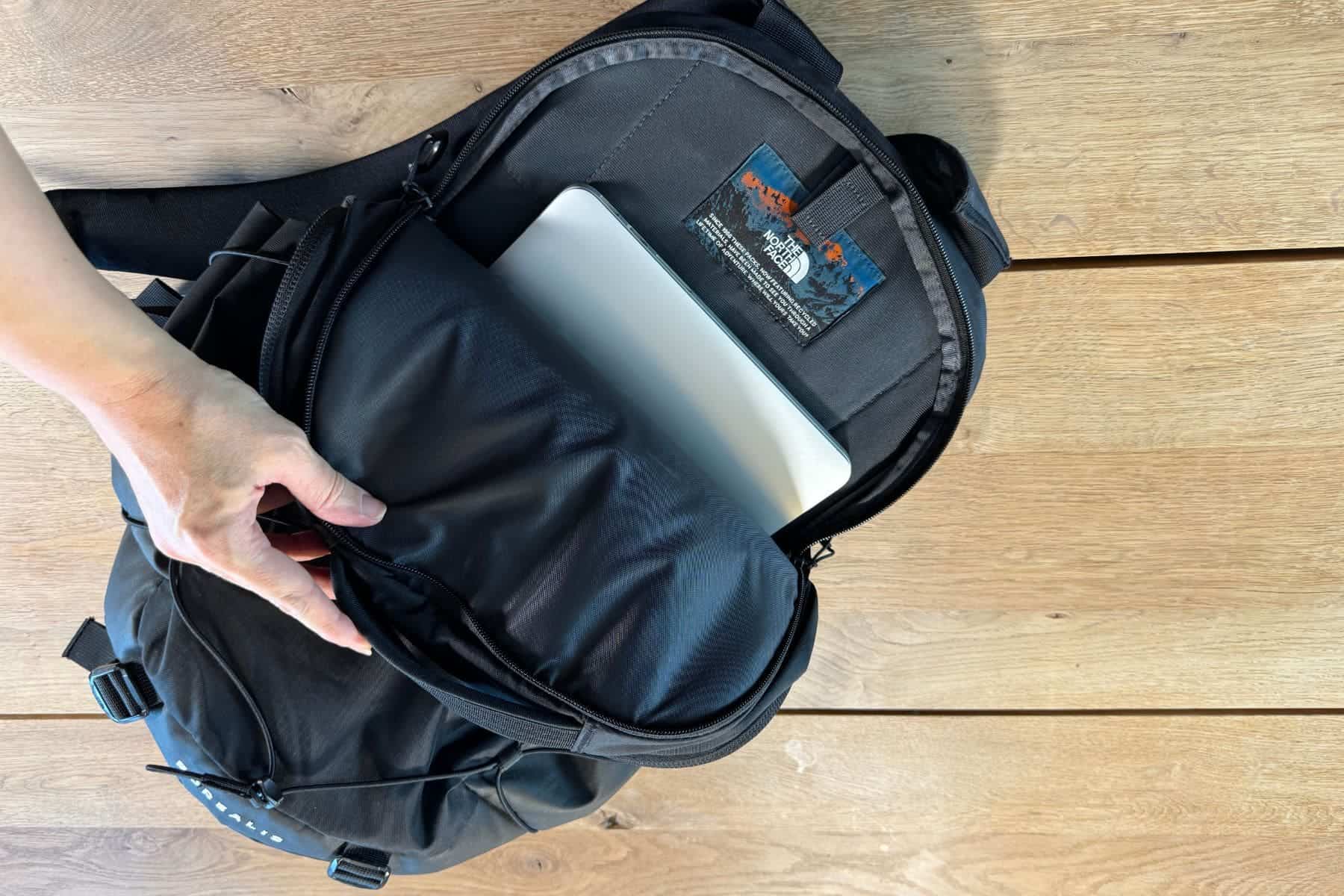 laptop-backpack-compartment