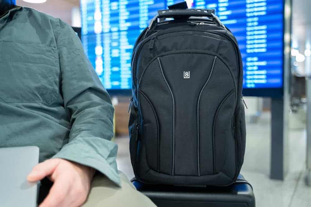 level8-atlas-laptop-backpack-airport