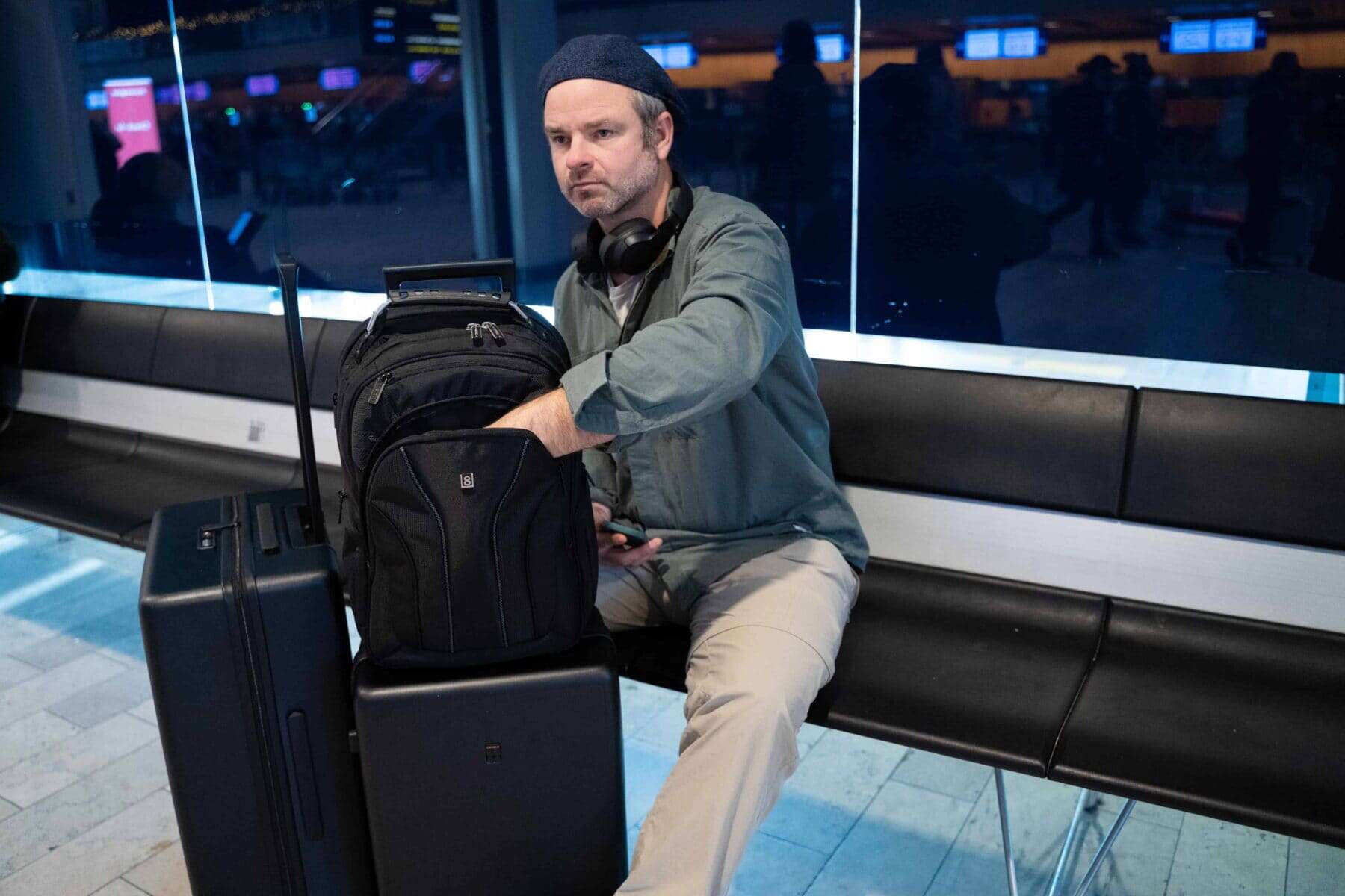level8-atlas-laptop-backpack-airport2.jpg