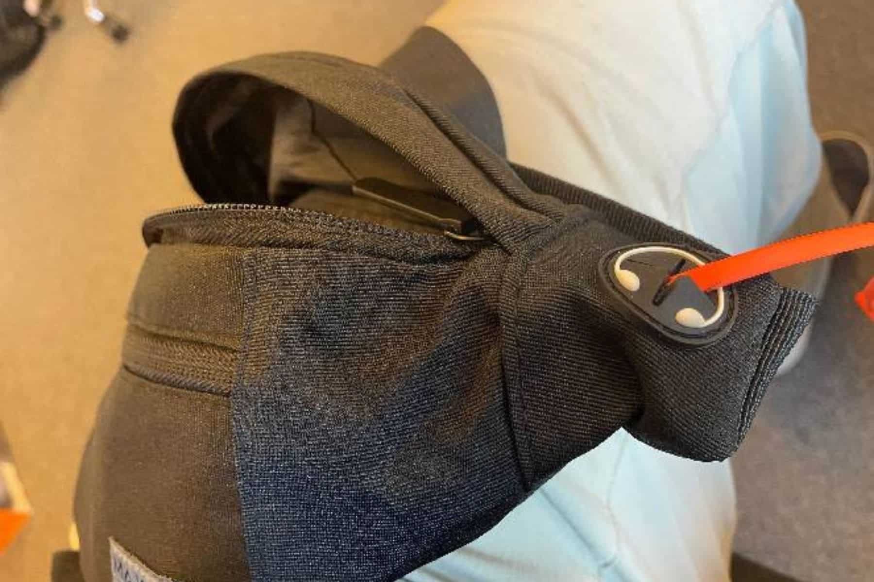 maxtop-fanny-pack-earphone-hole