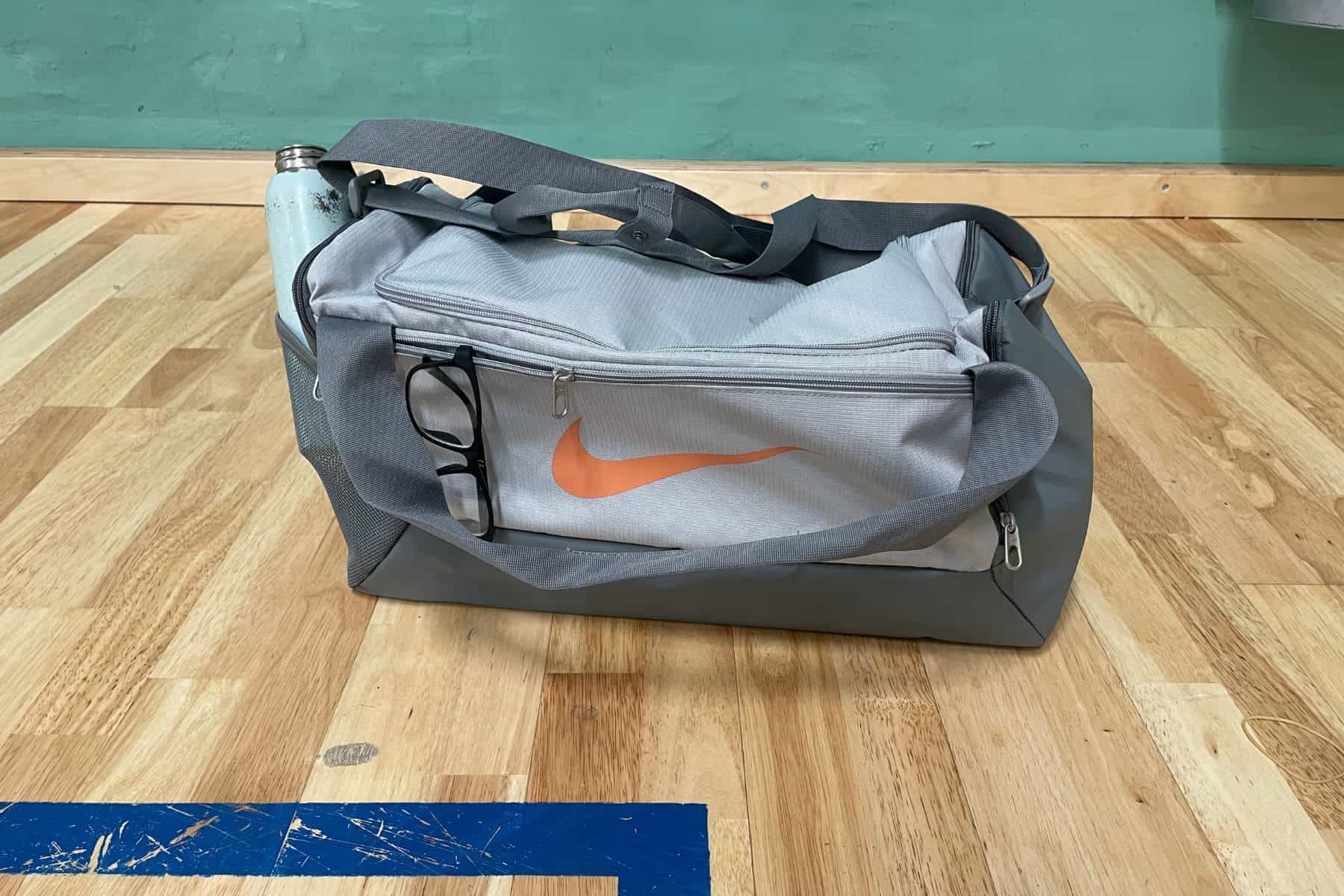 nike-brasilia-small-duffel-9-0-durable