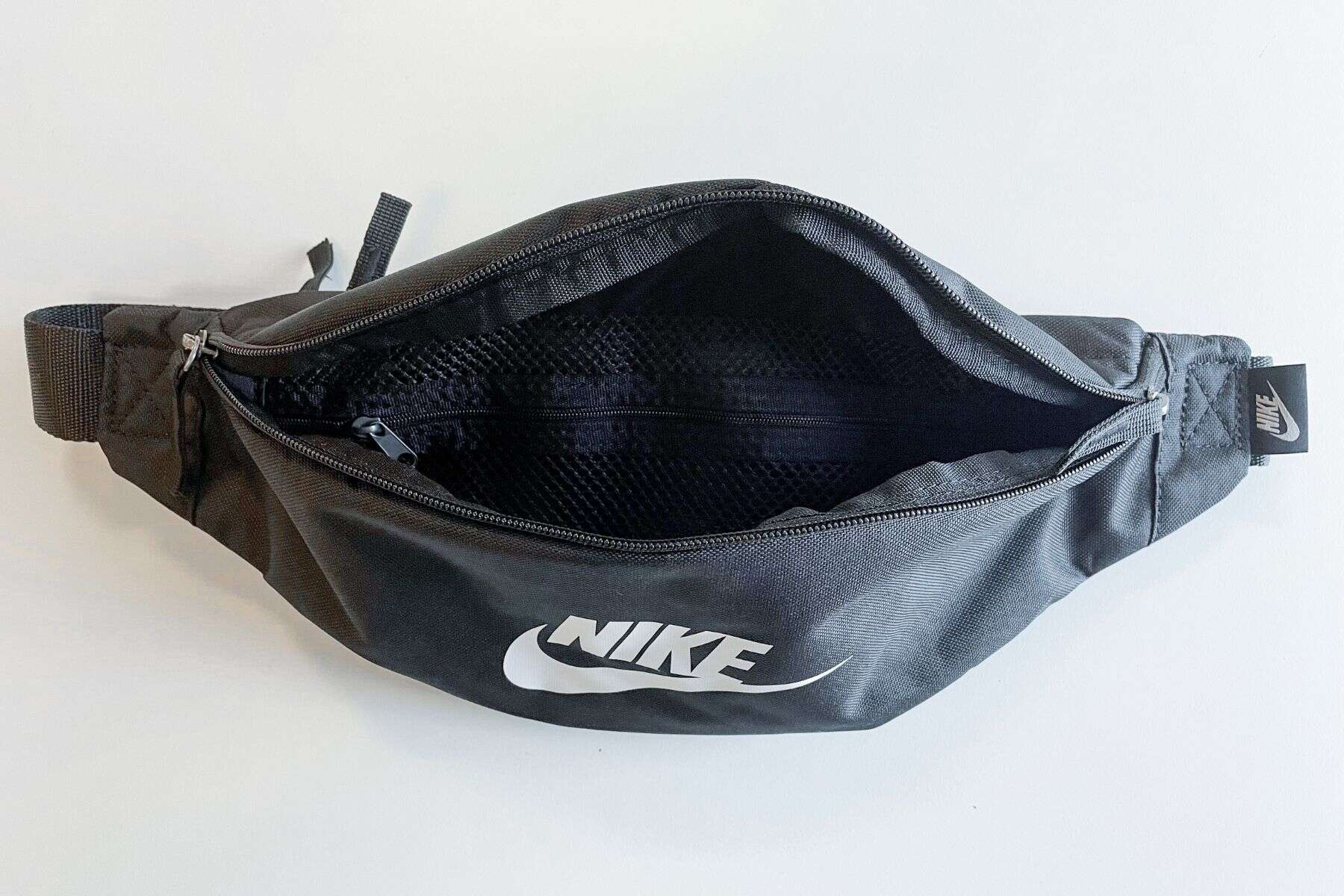 nike-heritage-open-compartment-empty