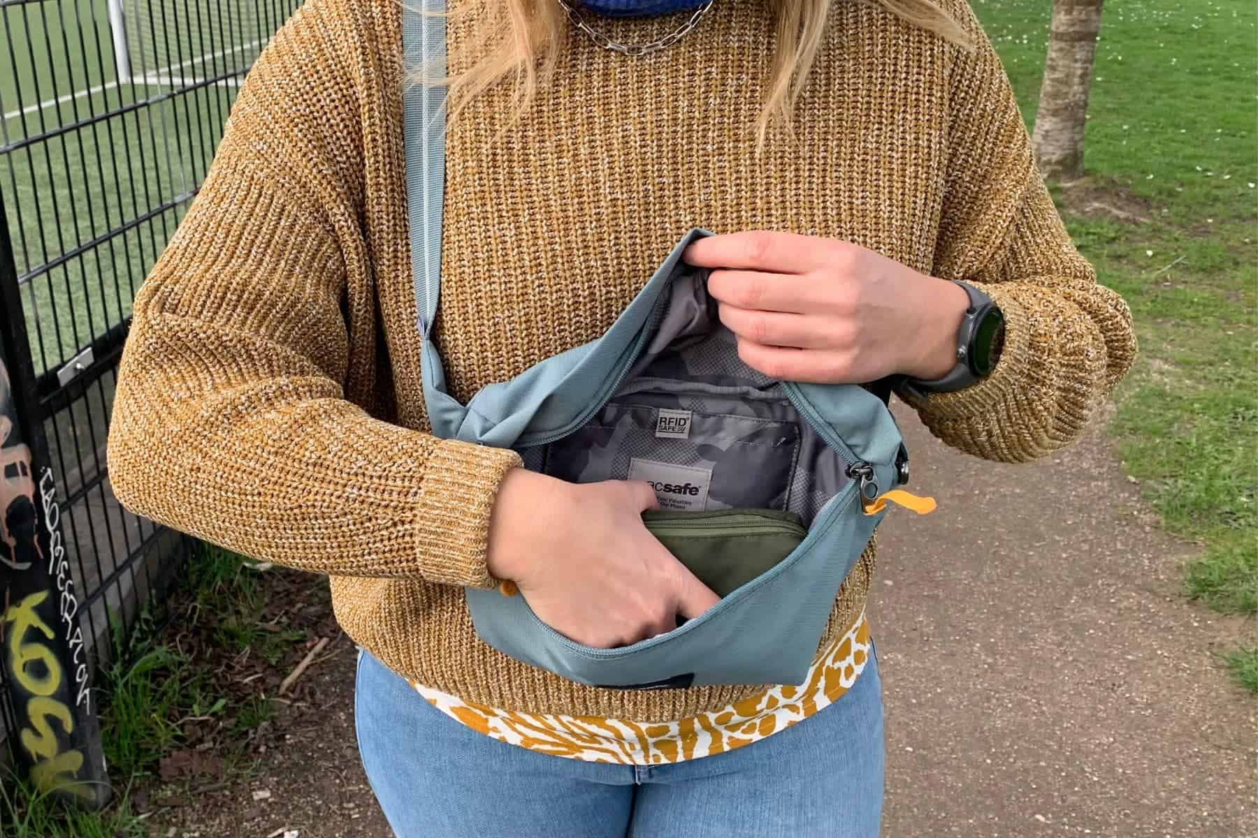pacsafe-go-sling-pack-main-compartment