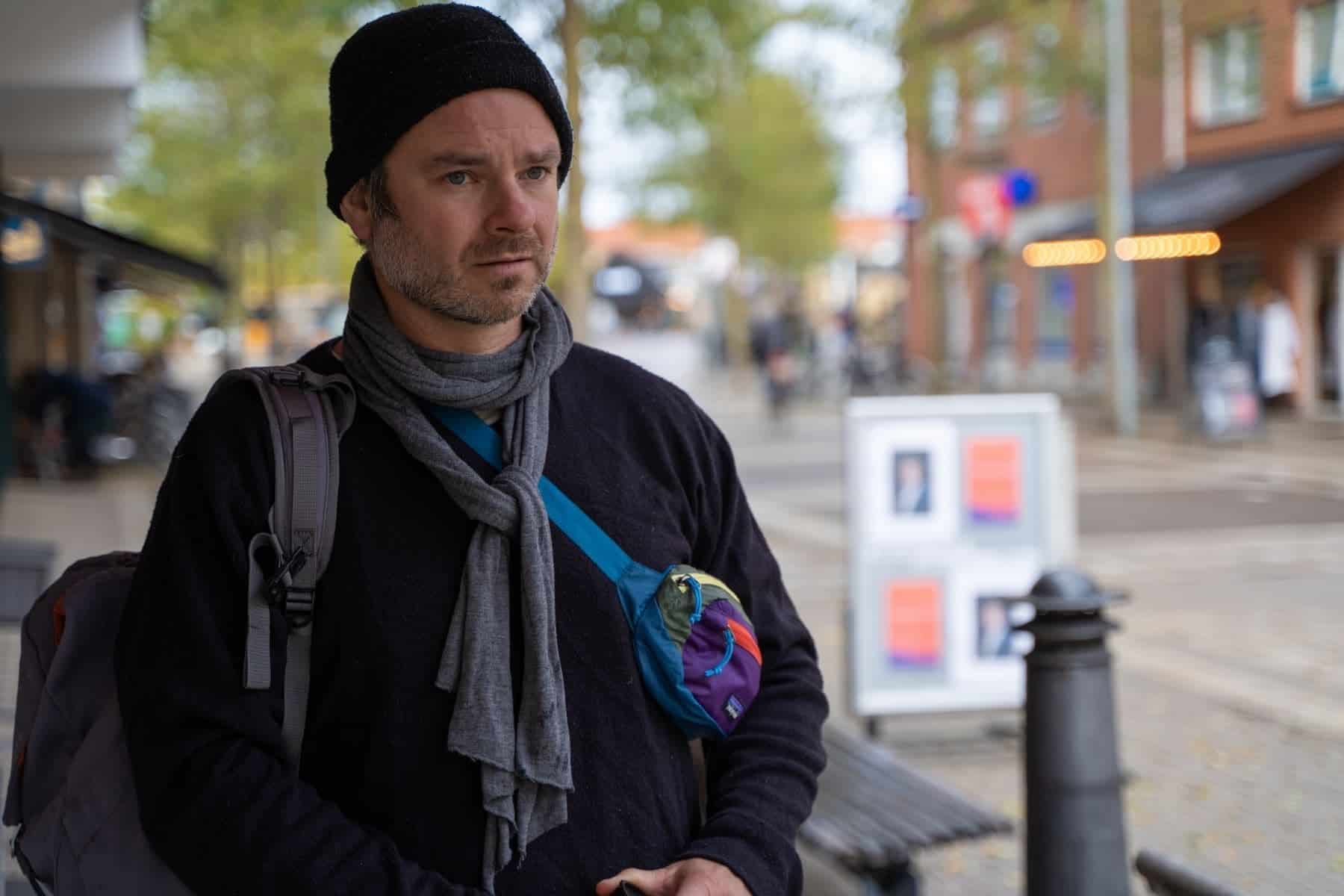 patagonia-ultralight-black-hole-mini-side-view