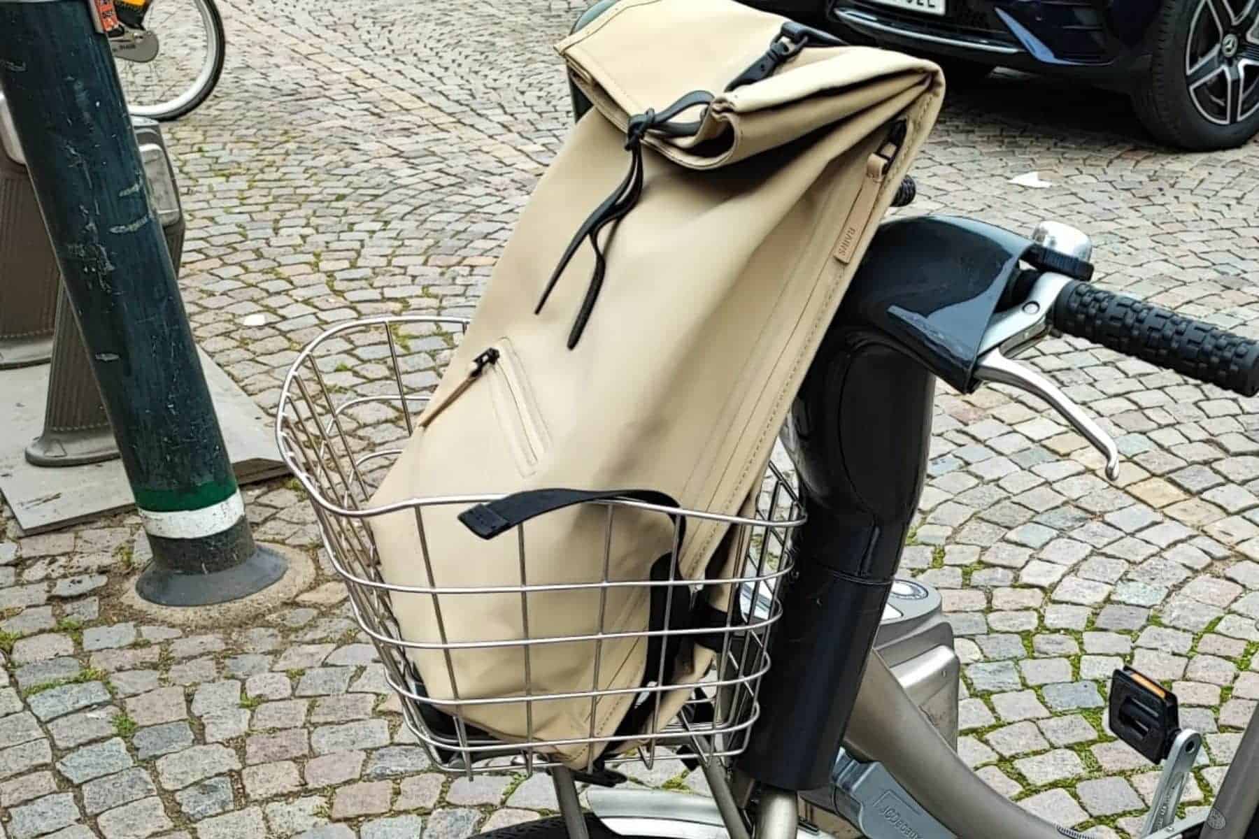 Rains Rolltop Rucksack 13l Bicycle