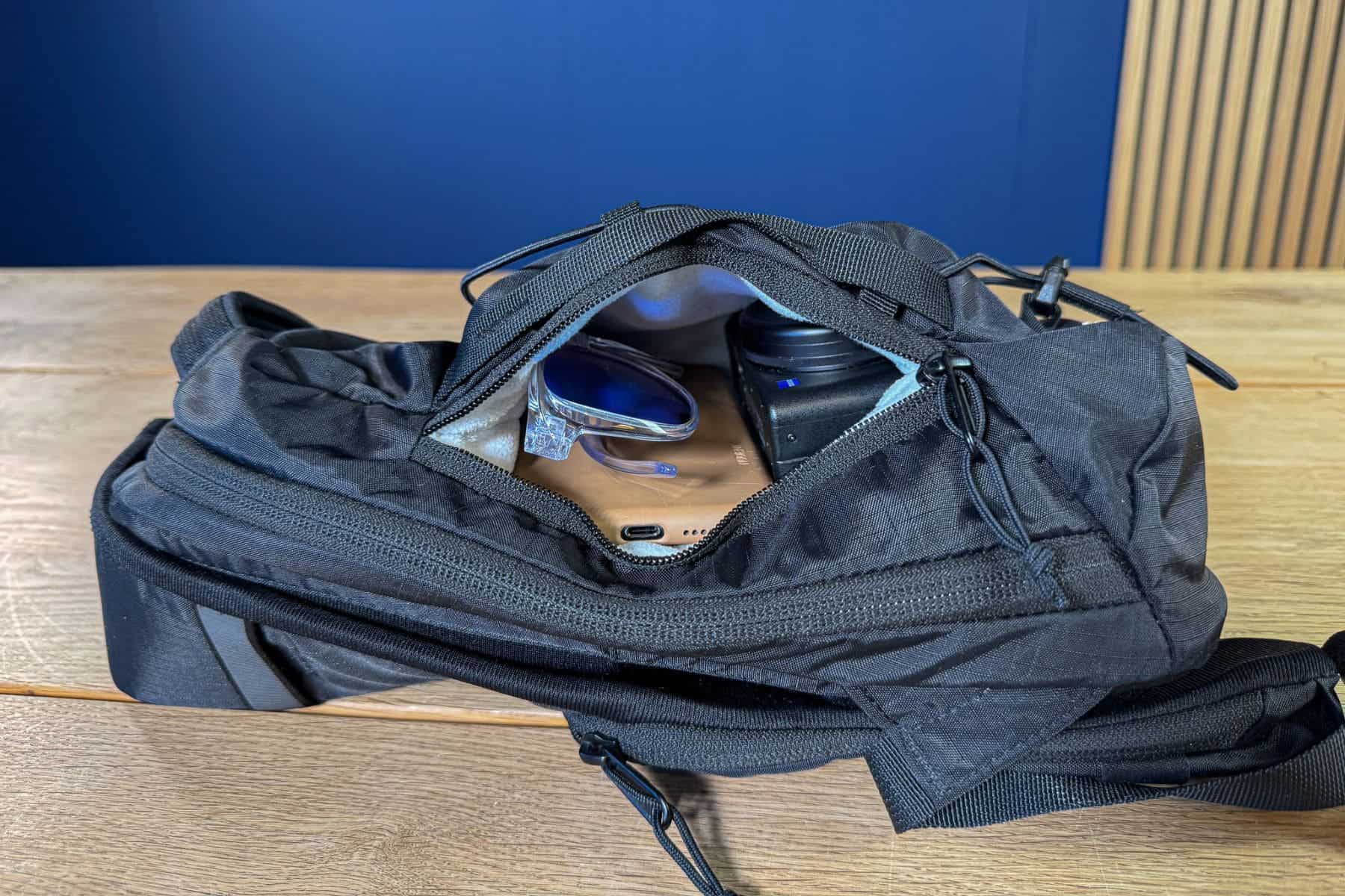 the-north-face-borealis-sling-fleece