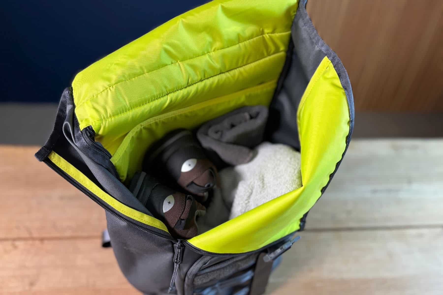 timbuk-2-spire-2-0-bright-interior