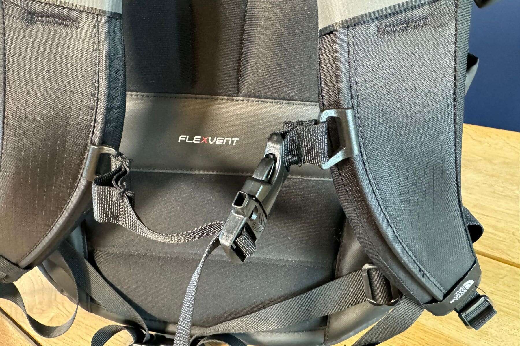 tnf-borealis-flexvent-backpadding-and-chest-strap