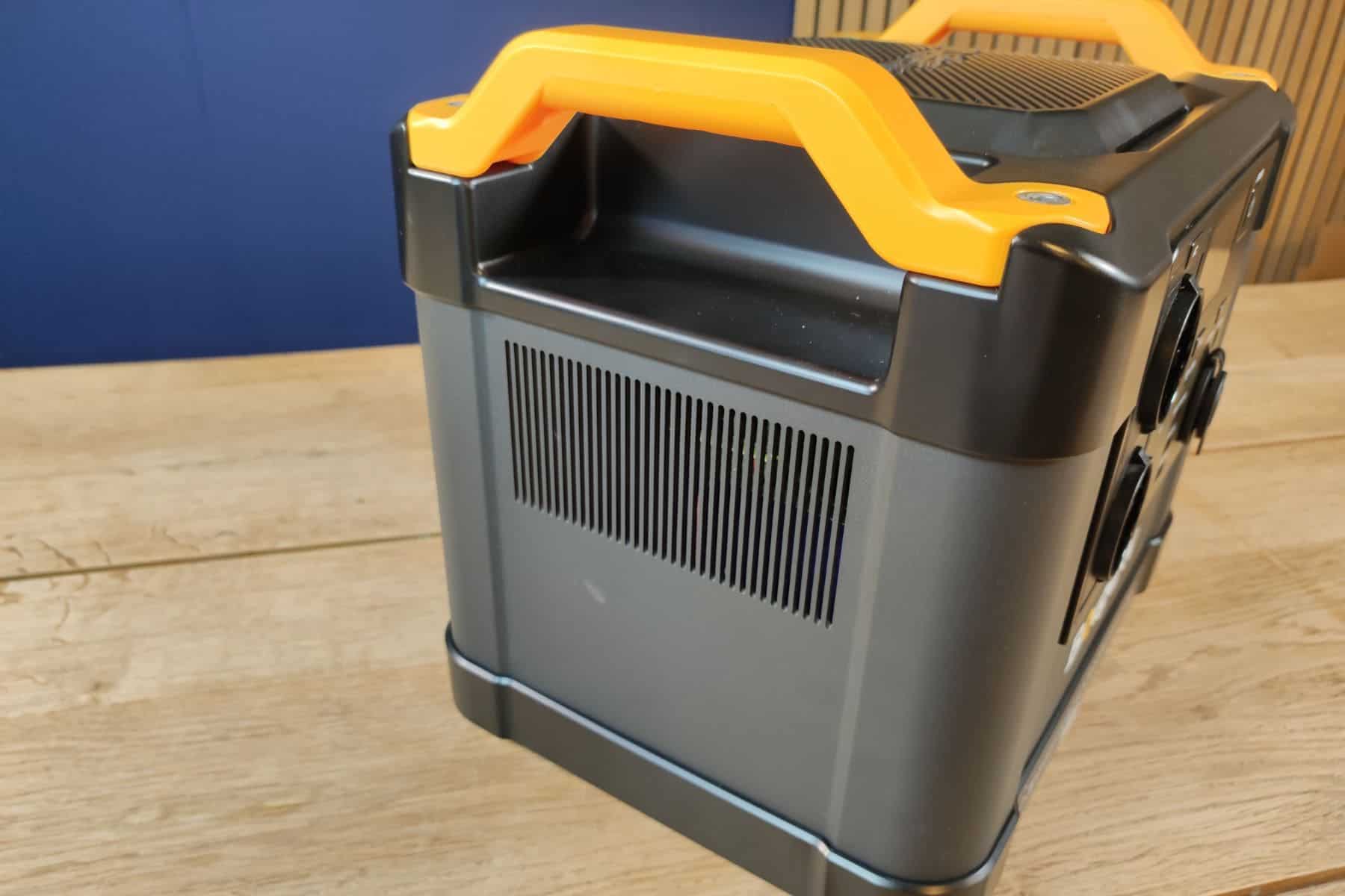 bougerv-fort-1000-portable-power-station-side-view