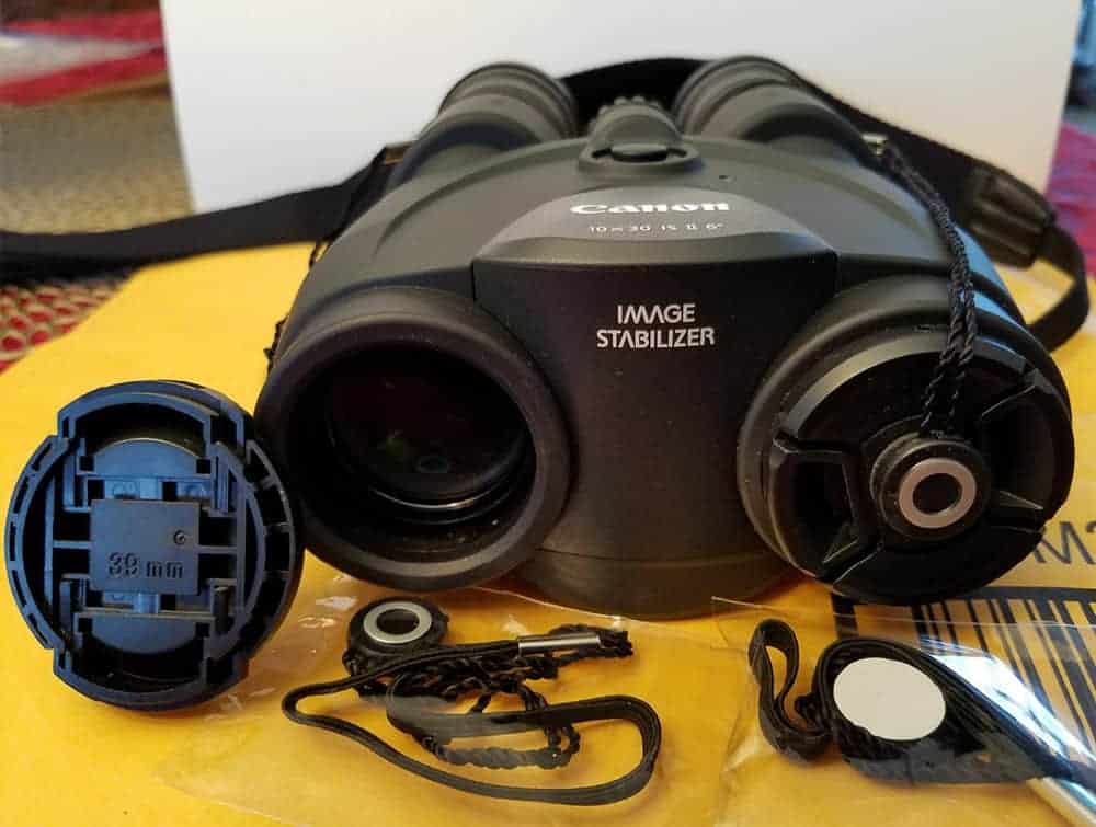 canon-12x36-is-iii-binoculars-lense-and-accessories.jpg