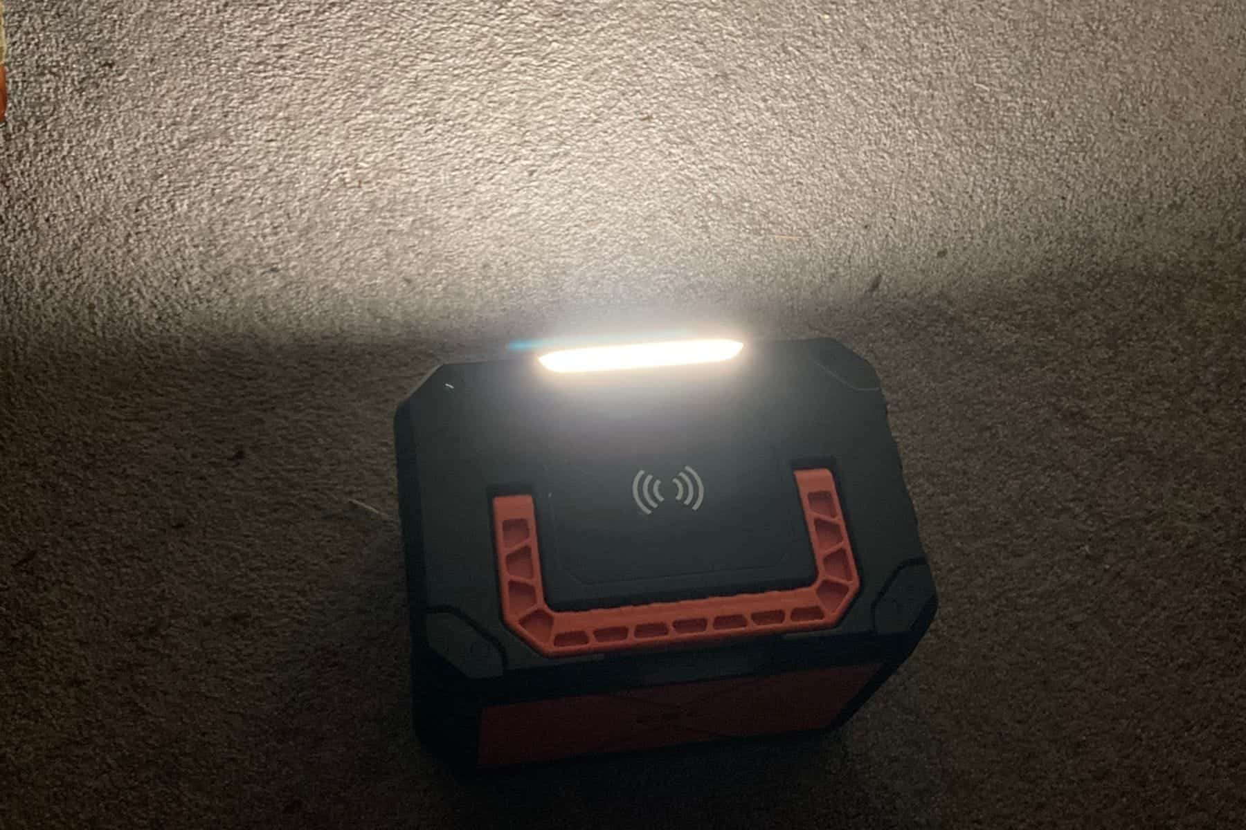 The EBL Voyager 1000 has a bright emergency light