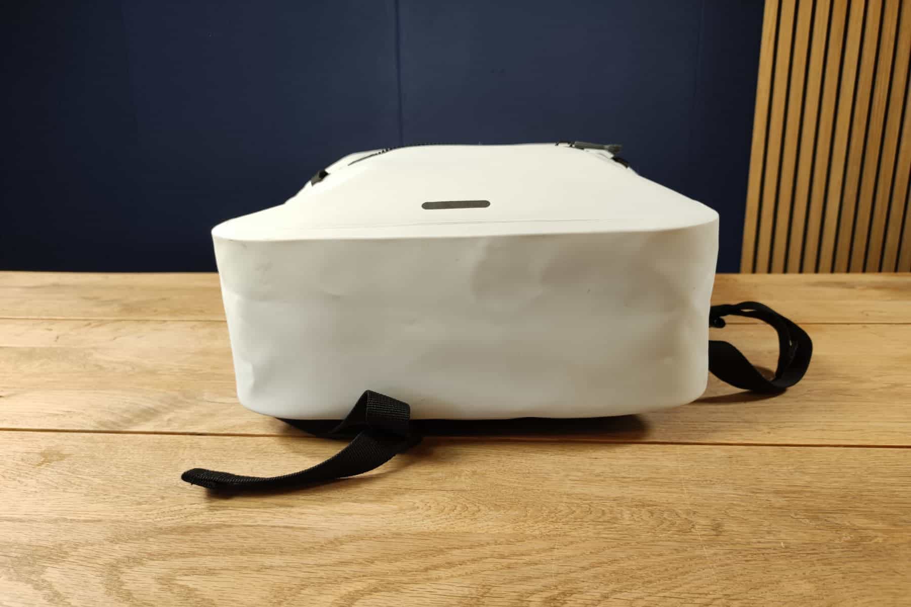 fogland-waterproof-backpack-15-25l-bottom