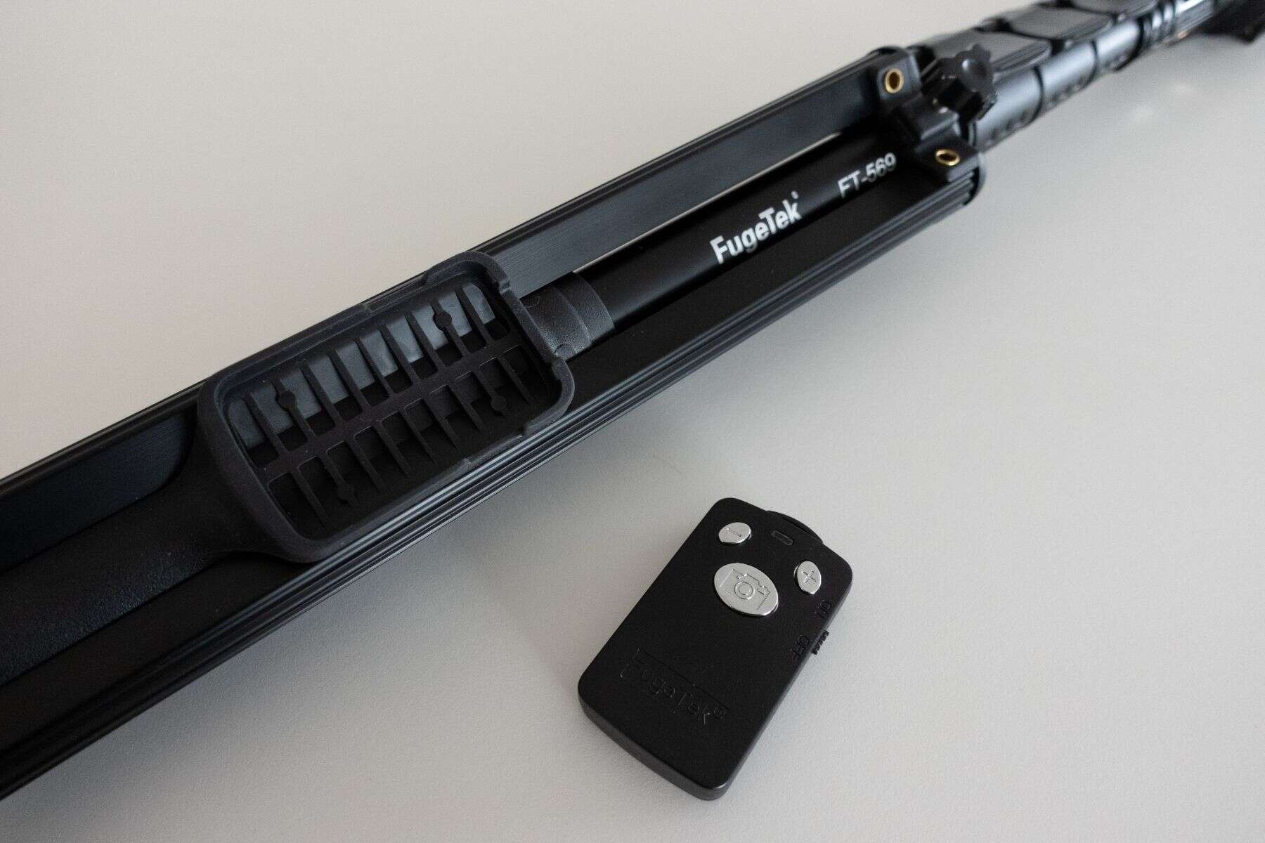 Fugetek 51 Selfie Stick Detachable Battery