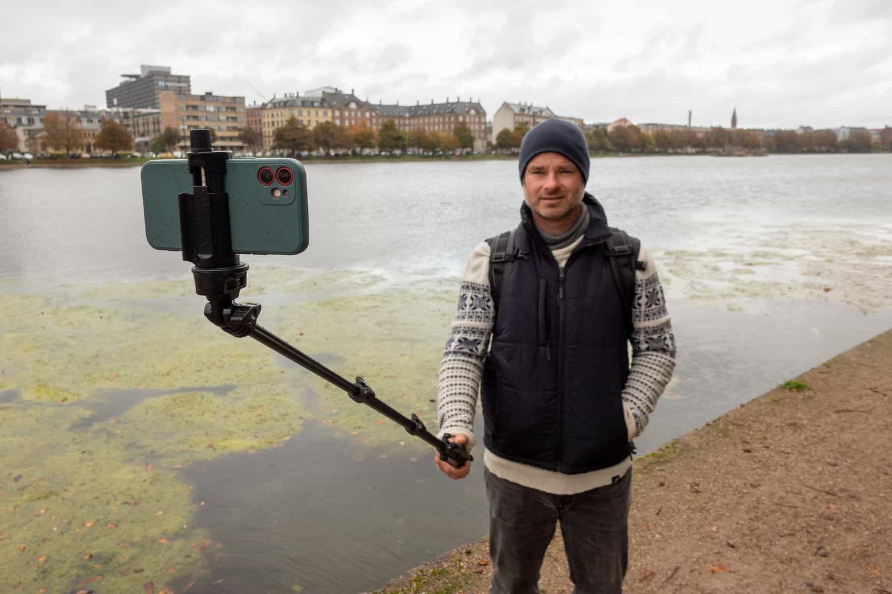 fugetek-51-selfie-stick-tripod-bradley-selfie