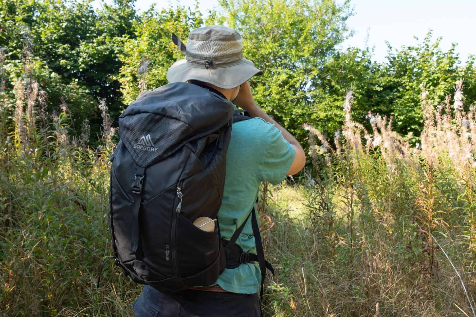 gregory-arrio-30-back-view-with-water-bottle