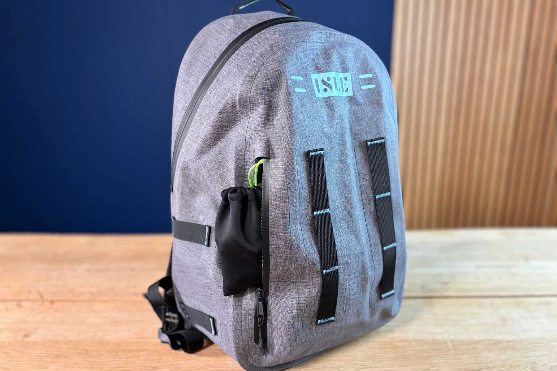 isle-gateway-waterproof-backpack-25l-front