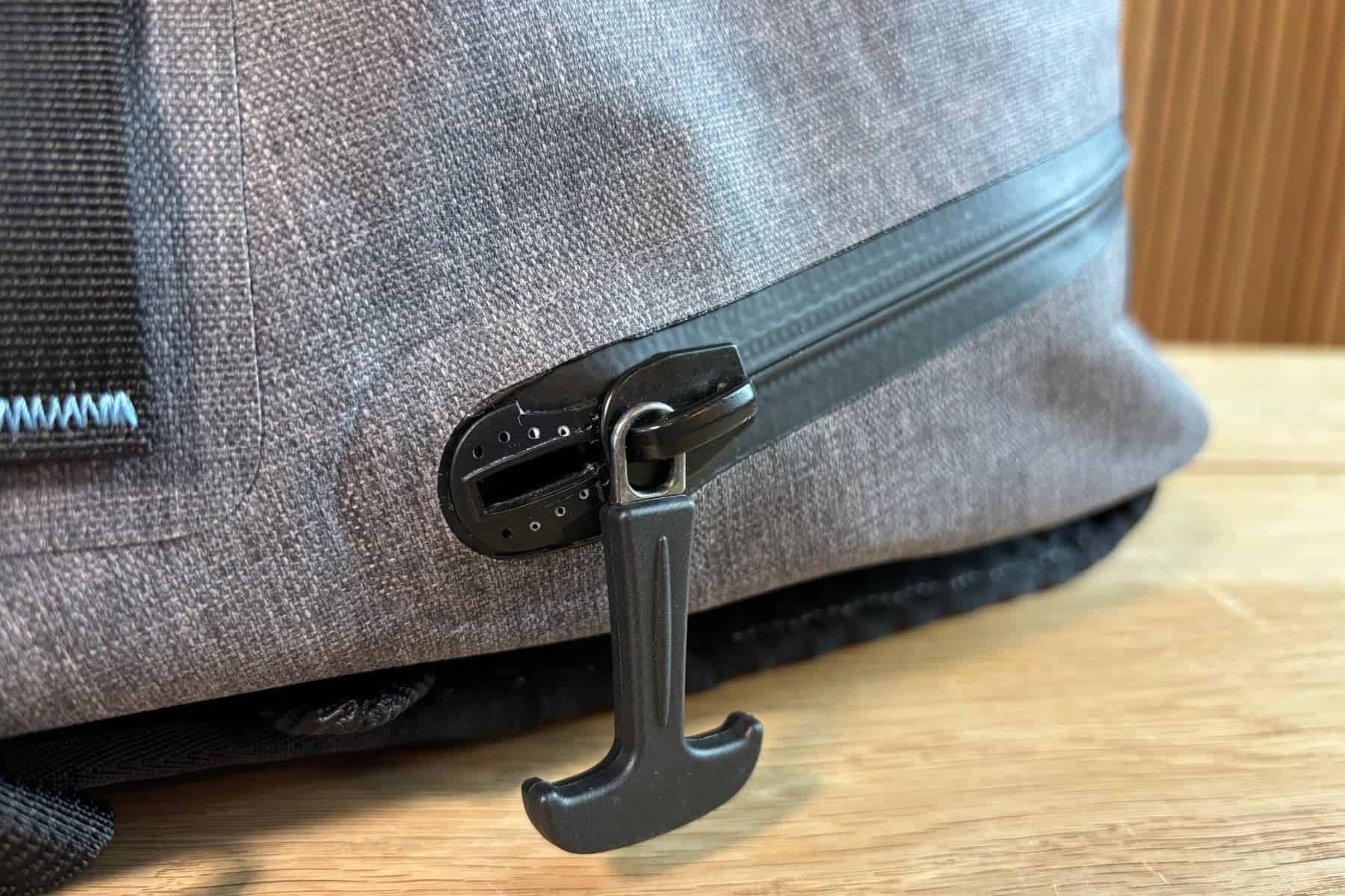 isle-gateway-waterproof-backpack-25l-isle-link