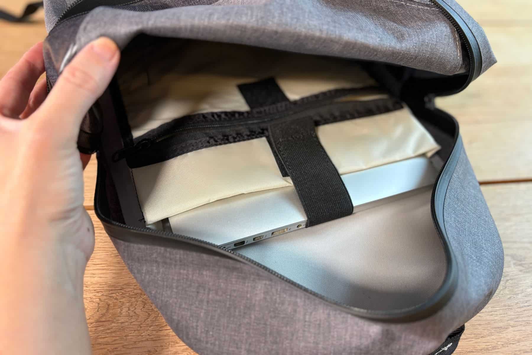 isle-gateway-waterproof-backpack-25l-opened