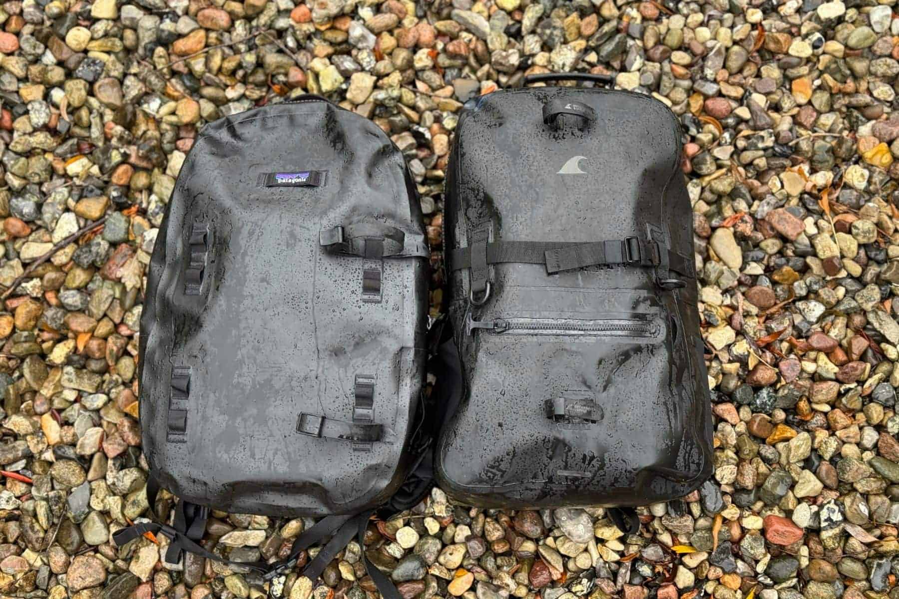 isle-gateway-waterproof-backpack-25l-rainy