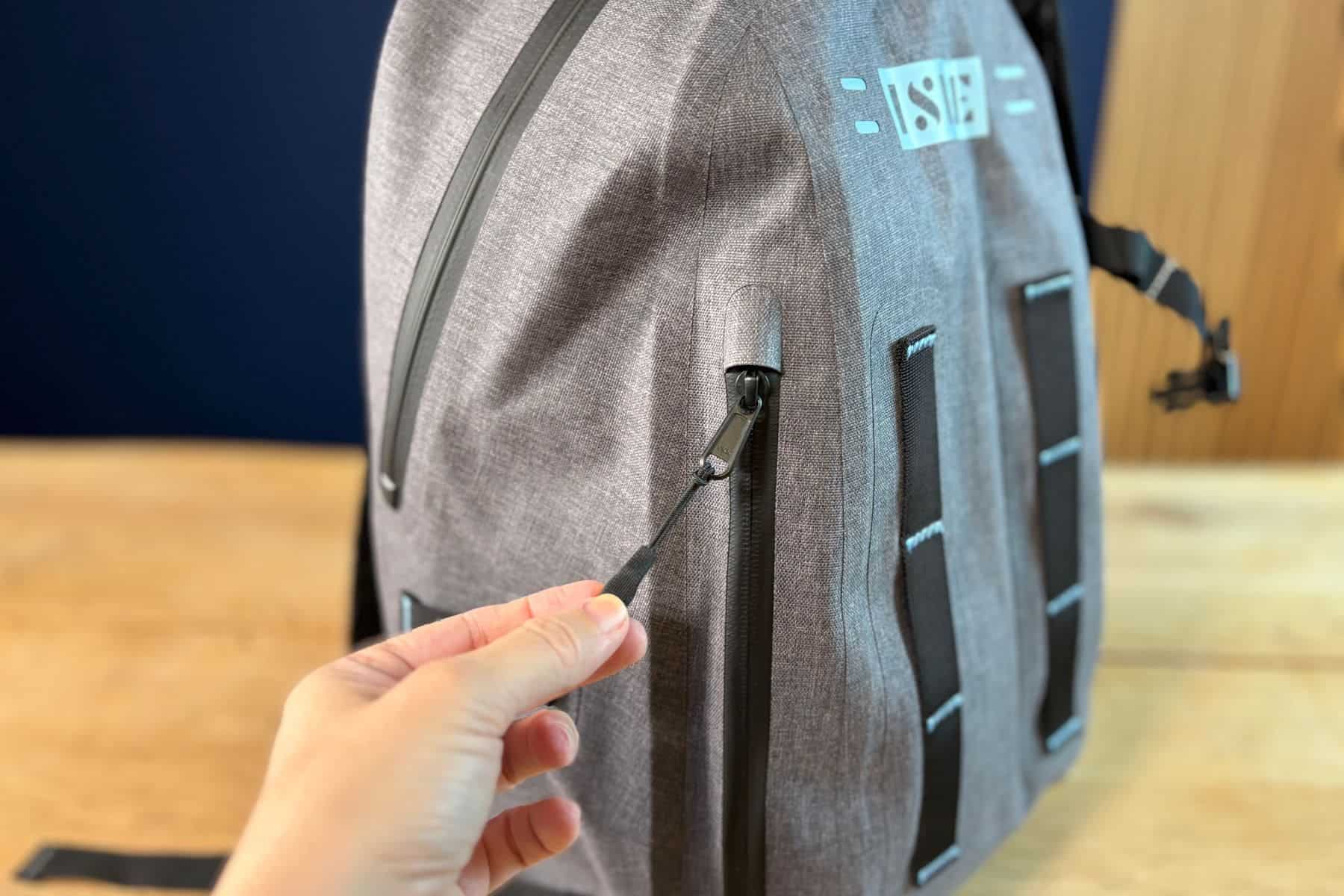 isle-gateway-waterproof-backpack-25l-t-zip