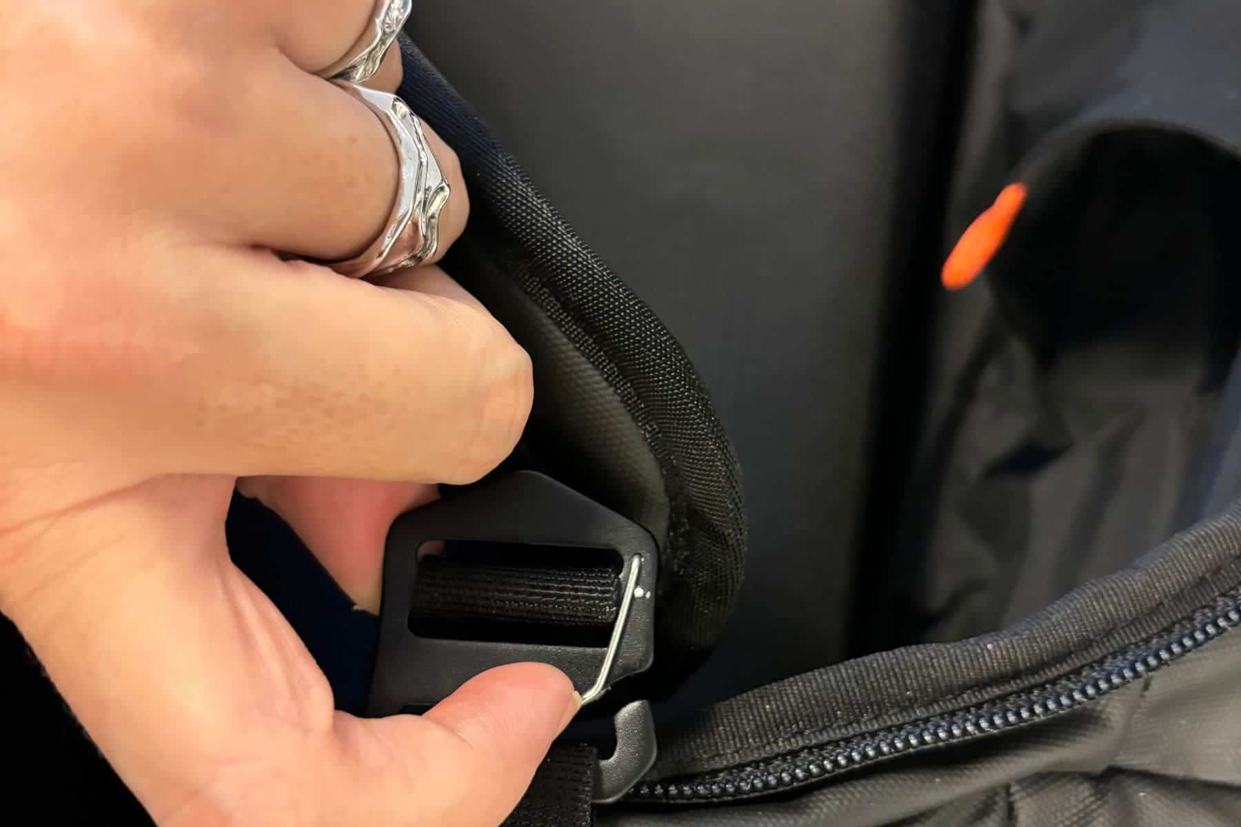 loop can fold inwards