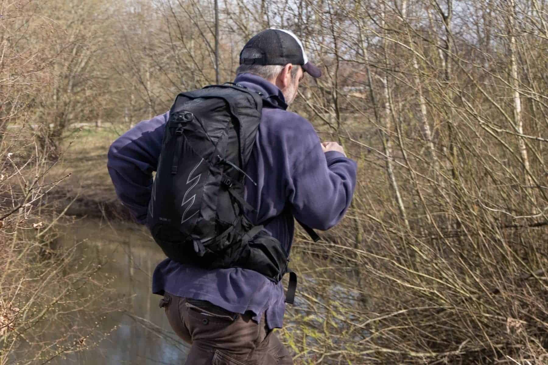 osprey-talon-22-side-view-bradley-running